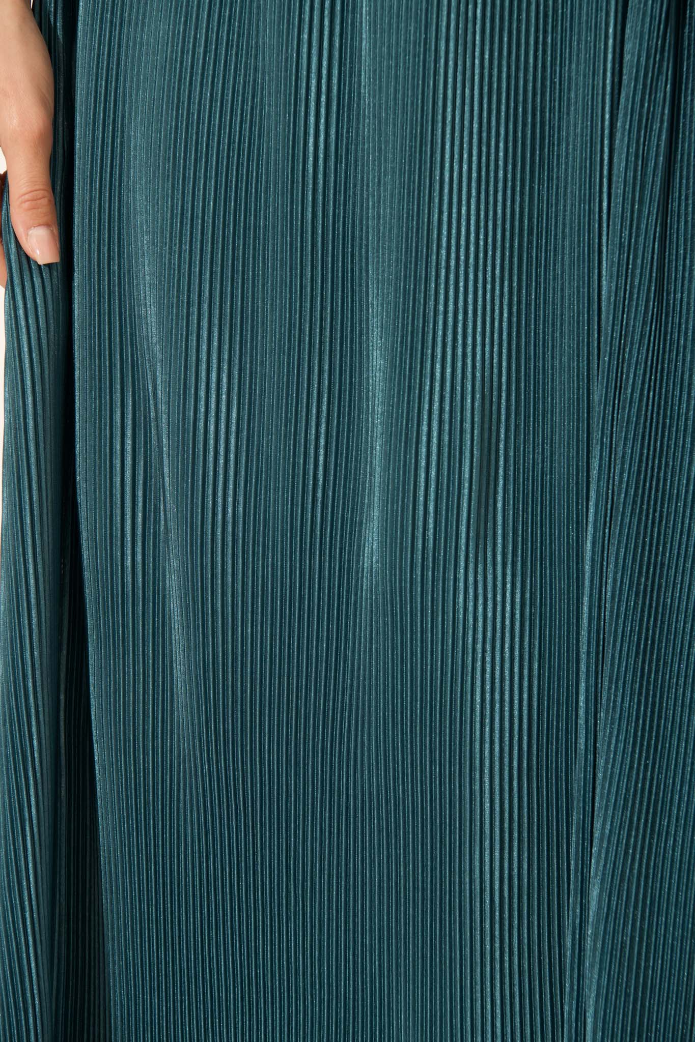Gena Off Shoulder Maxi Dress in Emerald Plisse - Image 9