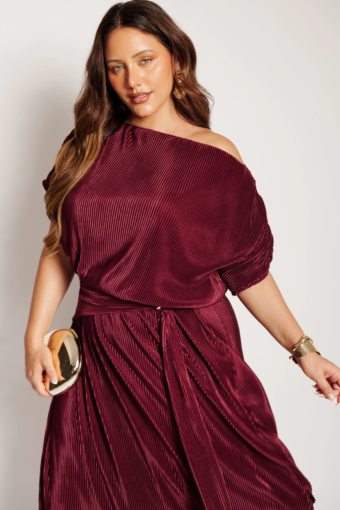 Gena Off Shoulder Maxi Dress in Wine Plisse - Image 2