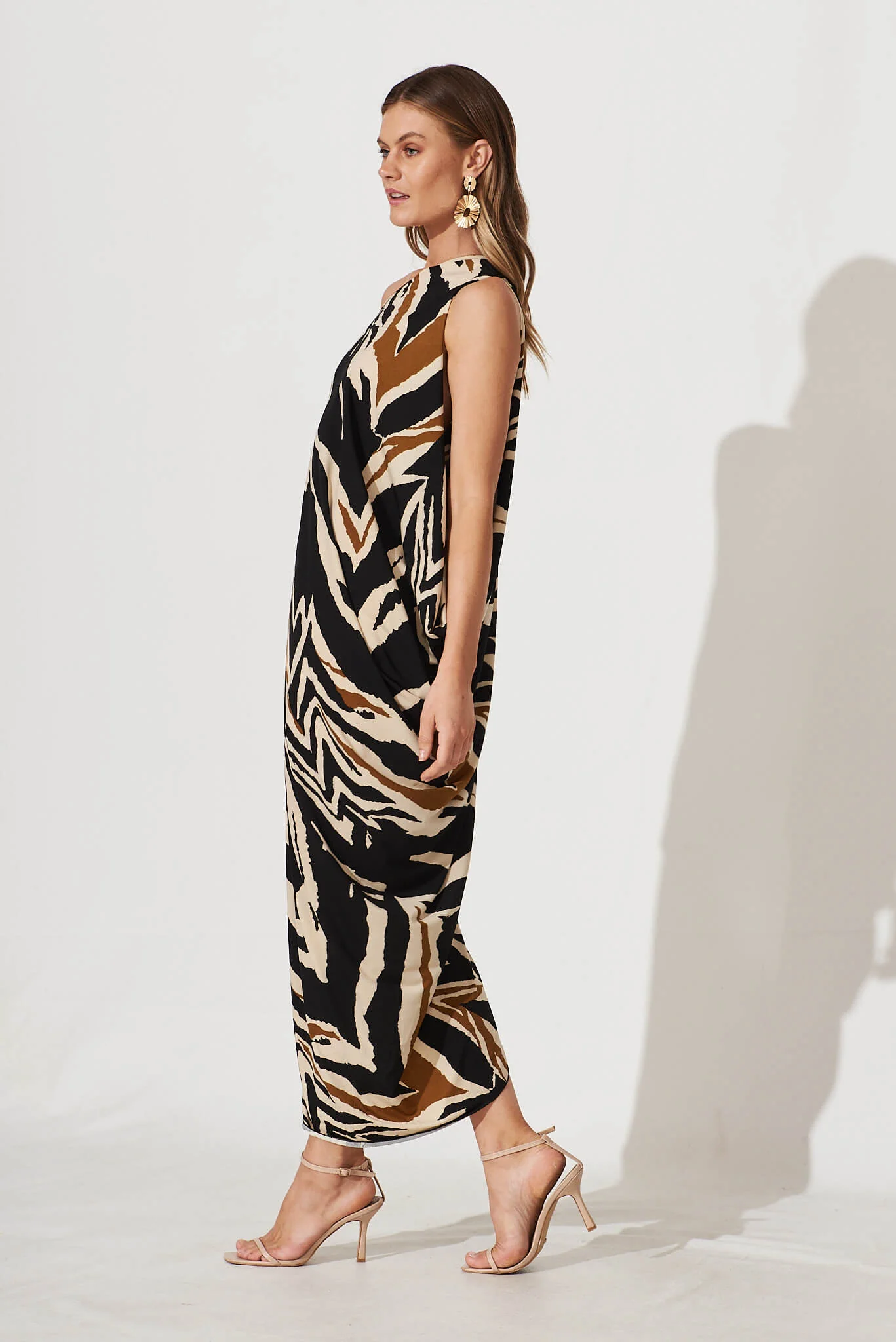 Goddess One Shoulder Maxi Dress In Black And Beige Print - Image 4