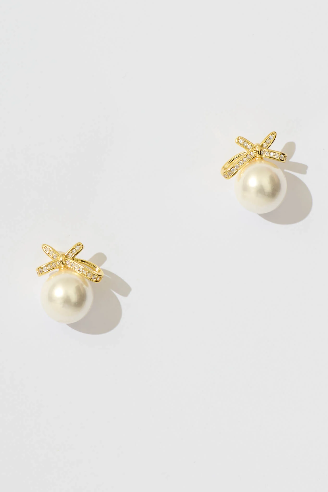 Halley Earrings In Gold With Pearl