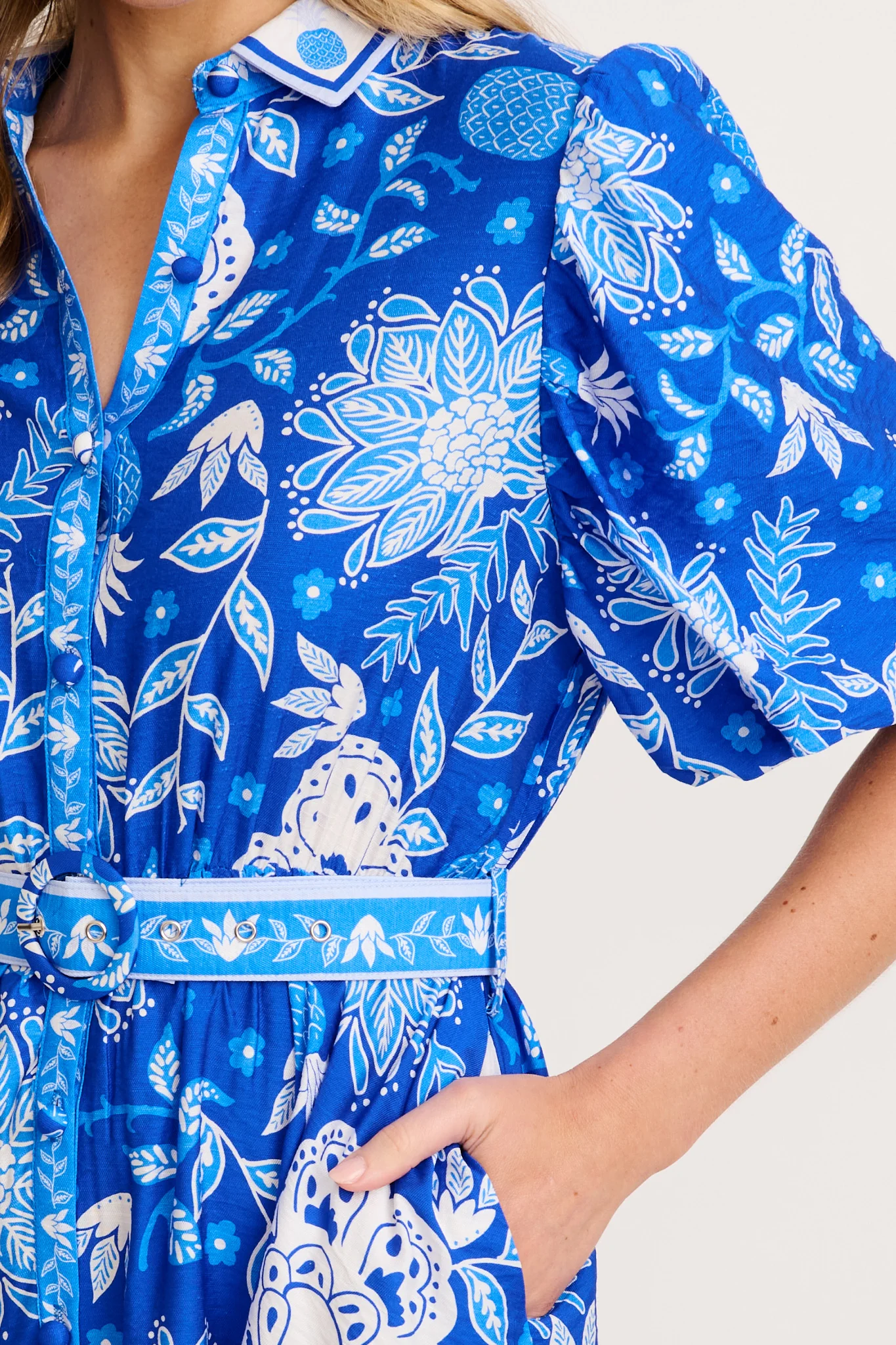 Harlyn Maxi Shirt Dress in Blue with White Floral Linen Blend - Image 5