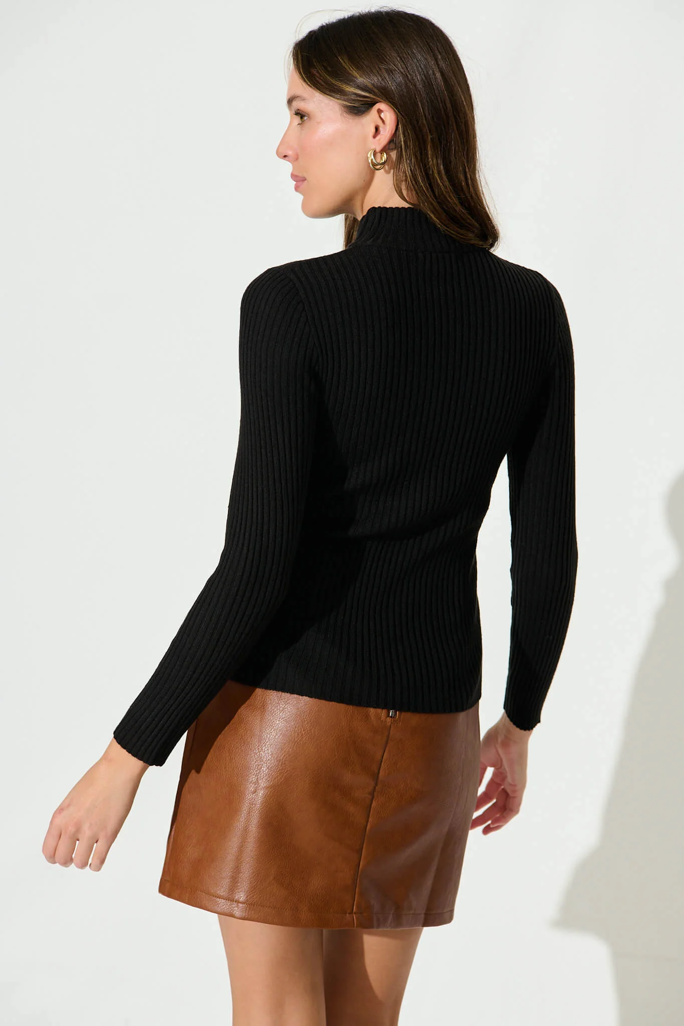 Heather Knit Top In Black - Image 3