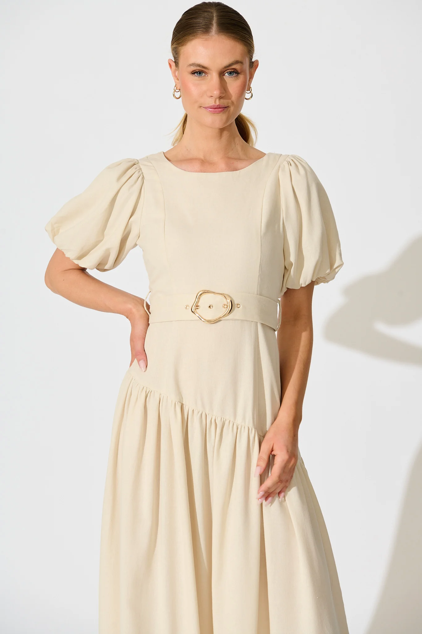 Isleen Maxi Dress in Oatmeal Linen Blend - Image 2