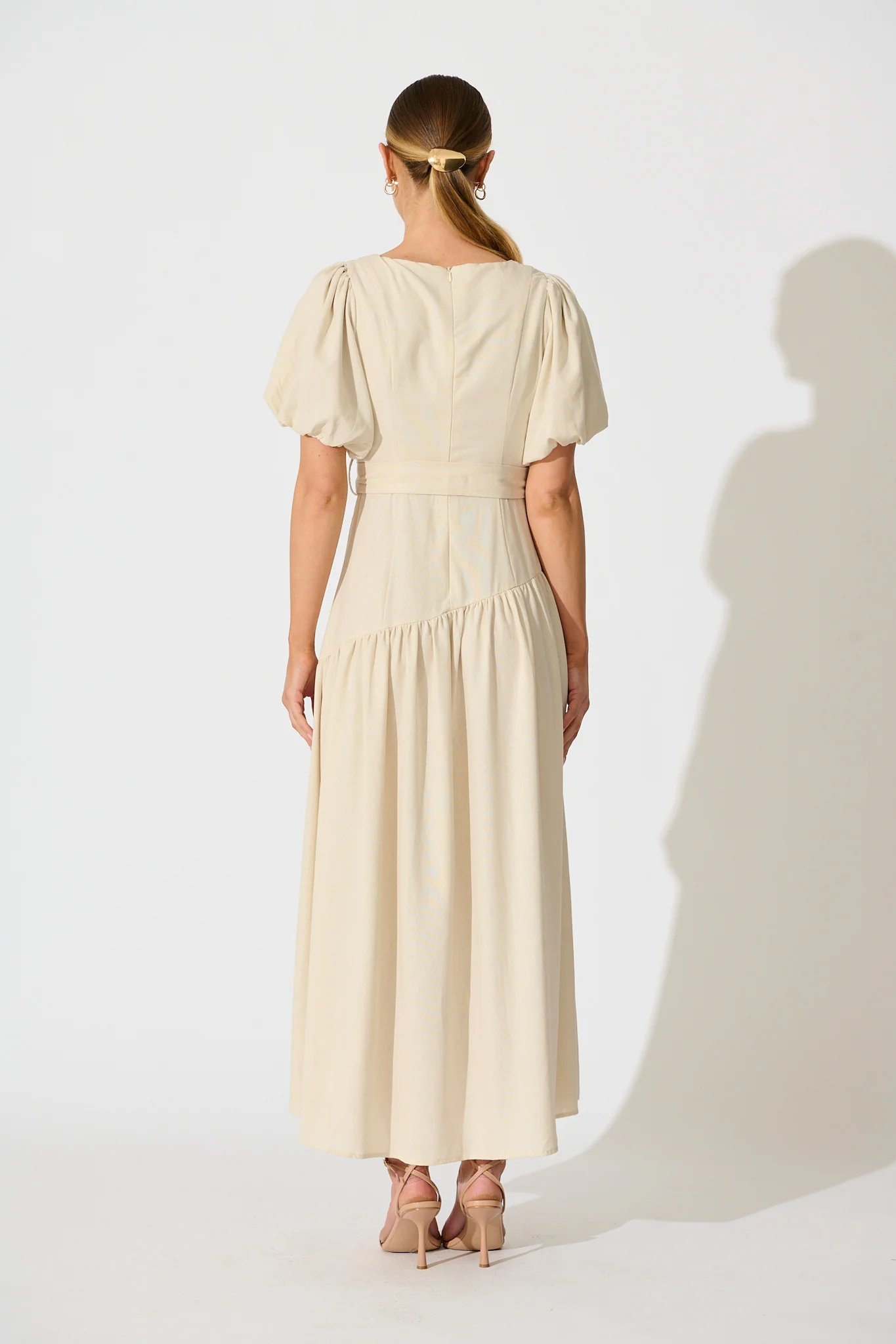 Isleen Maxi Dress in Oatmeal Linen Blend - Image 4