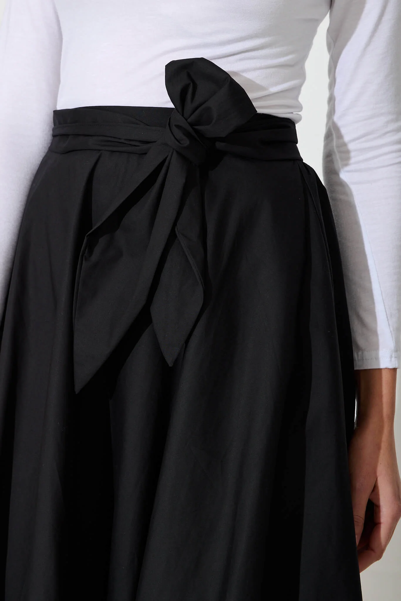 Ivy Midi Skirt In Black Cotton - Image 5