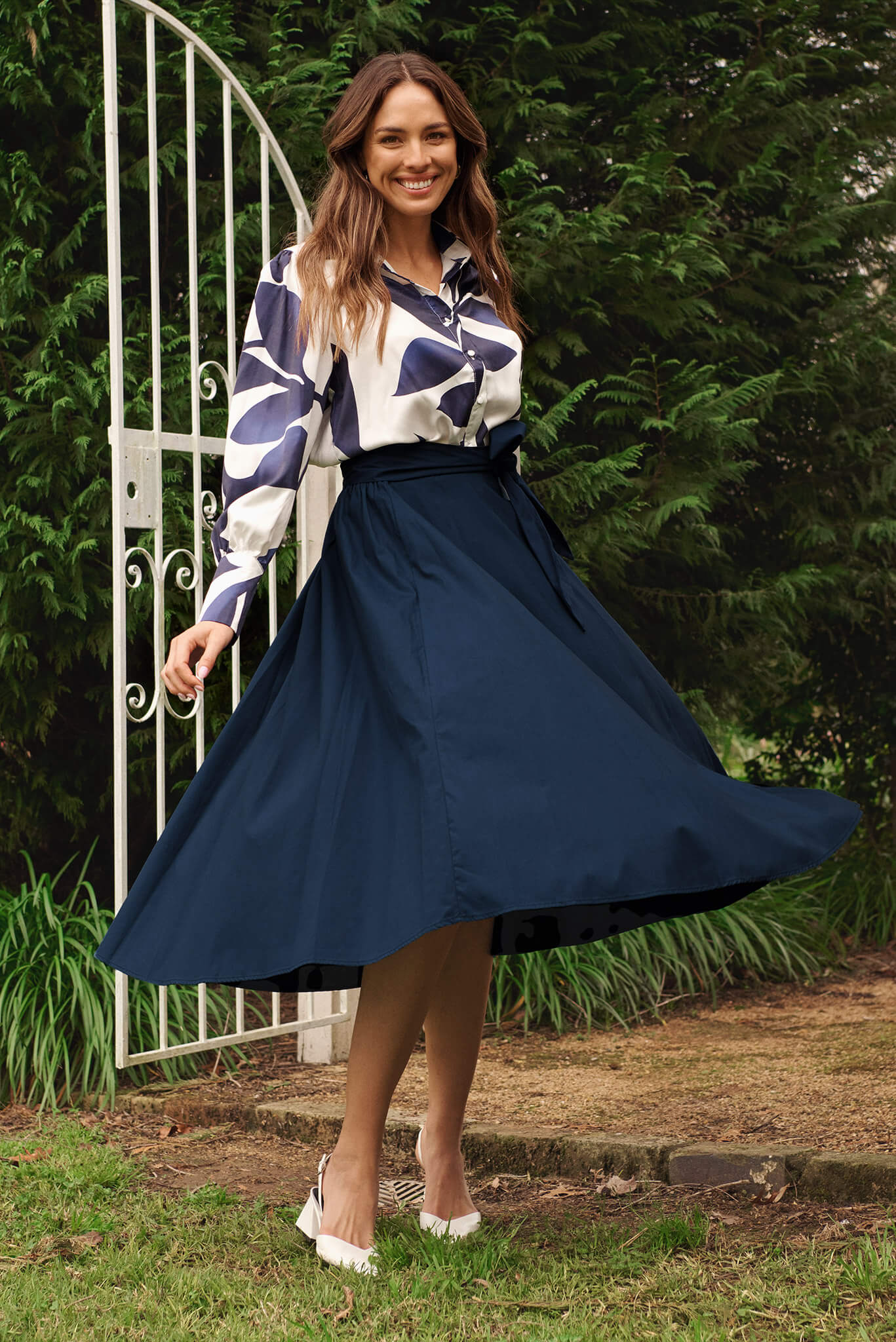 Ivy Midi Skirt In Navy Cotton - Image 3