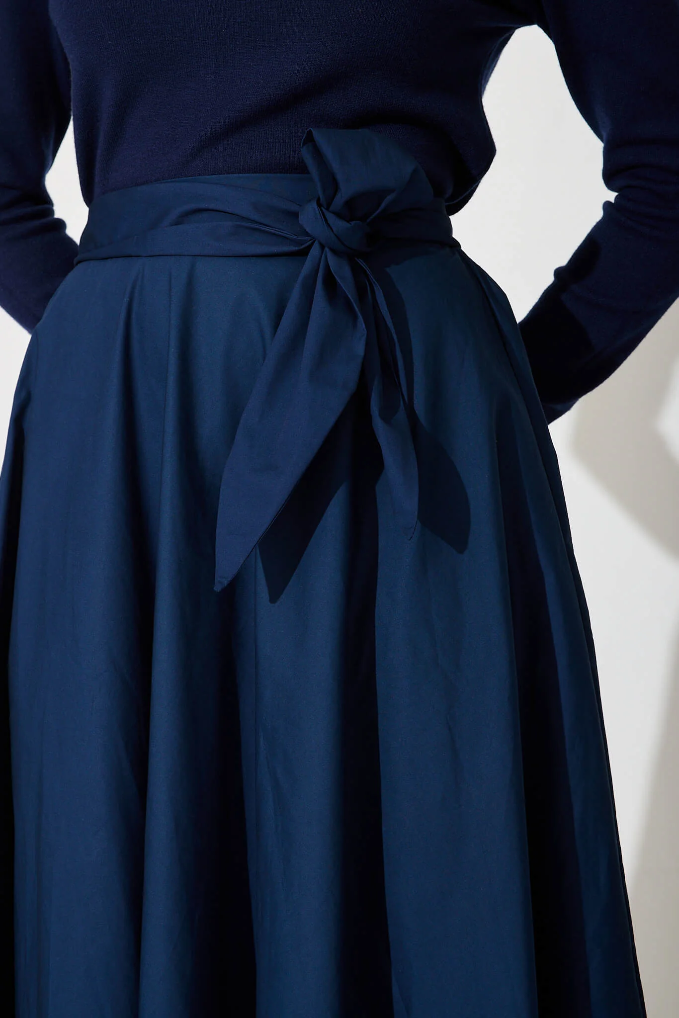 Ivy Midi Skirt In Navy Cotton - Image 8