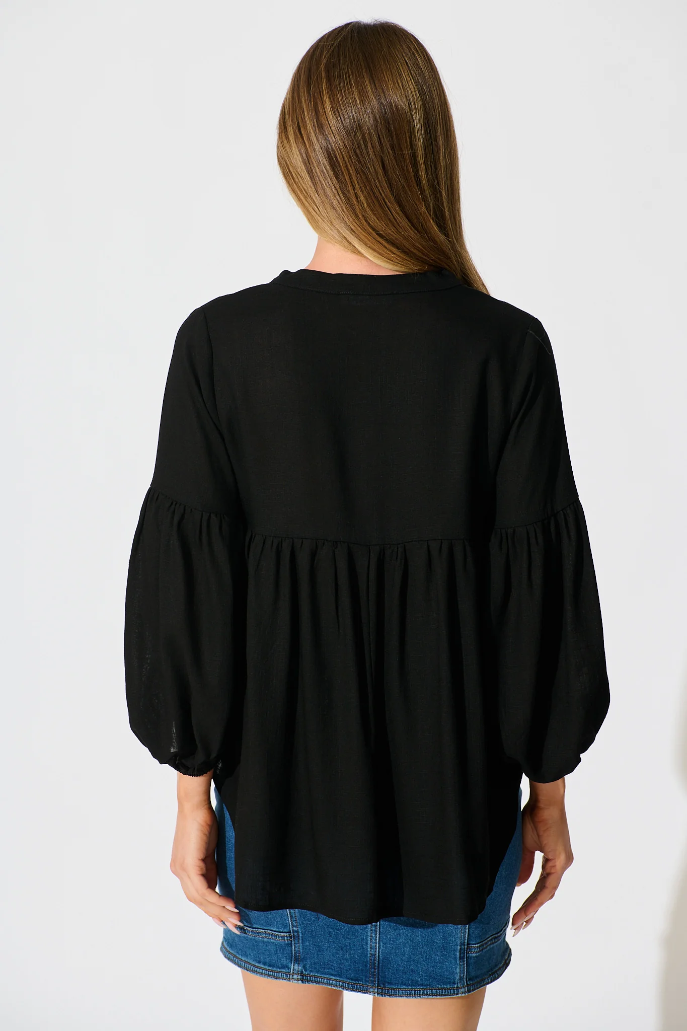 Jasper Top In Black Linen Blend - Image 3