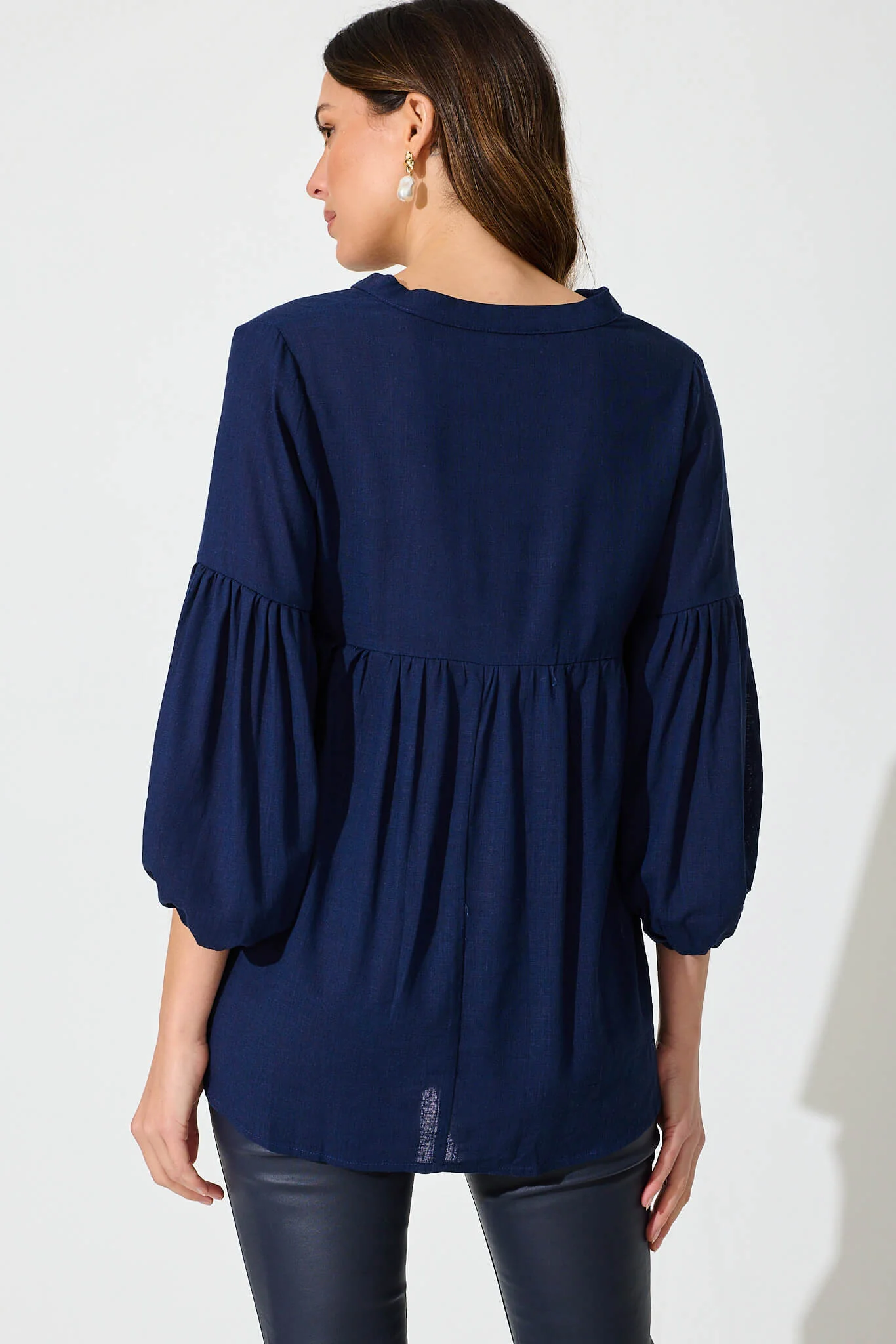 Jasper Top In Navy Linen Blend - Image 3