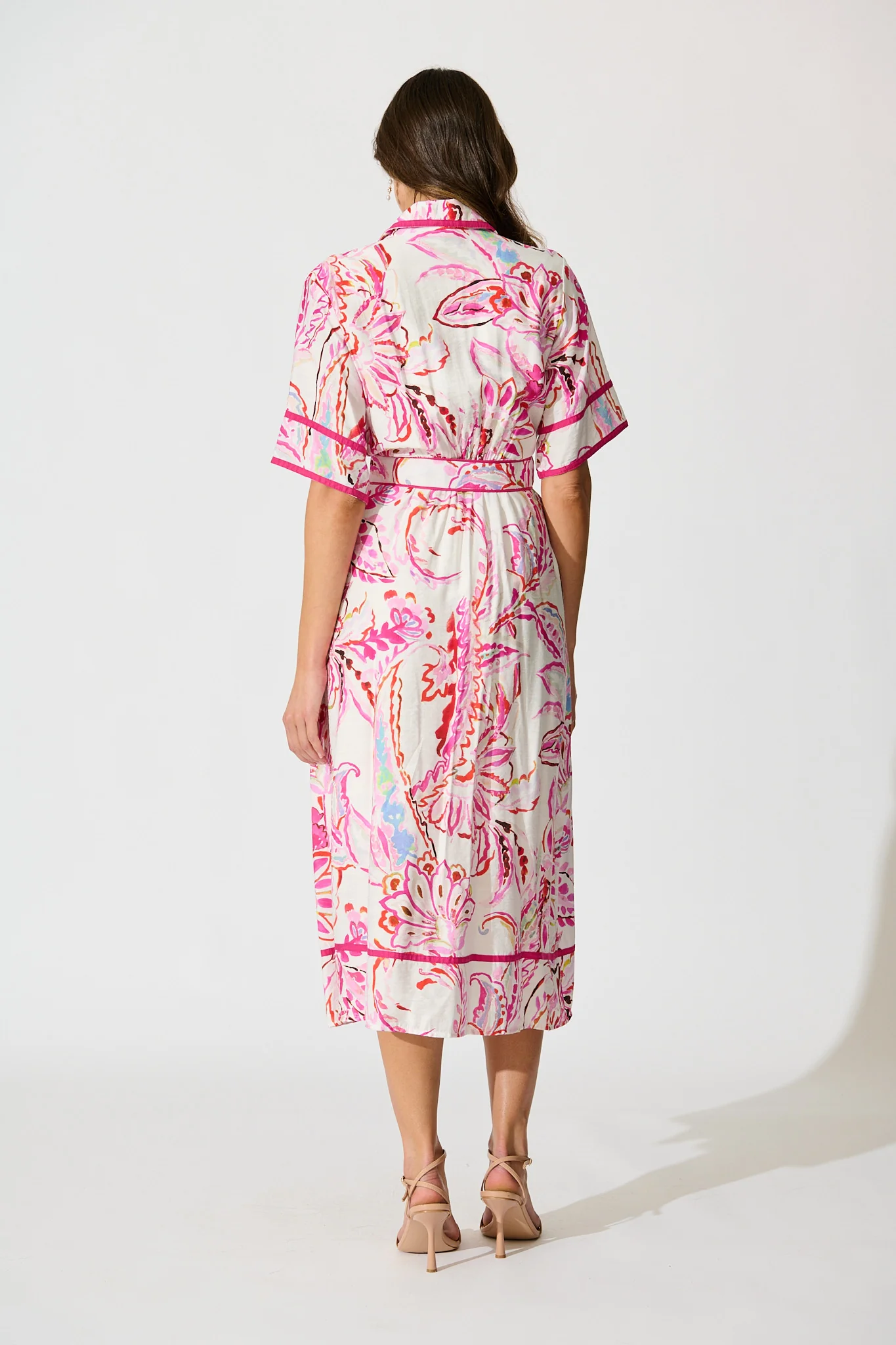 Jayda Maxi Shirt dress in White with Pink Abstract Floral - Image 4