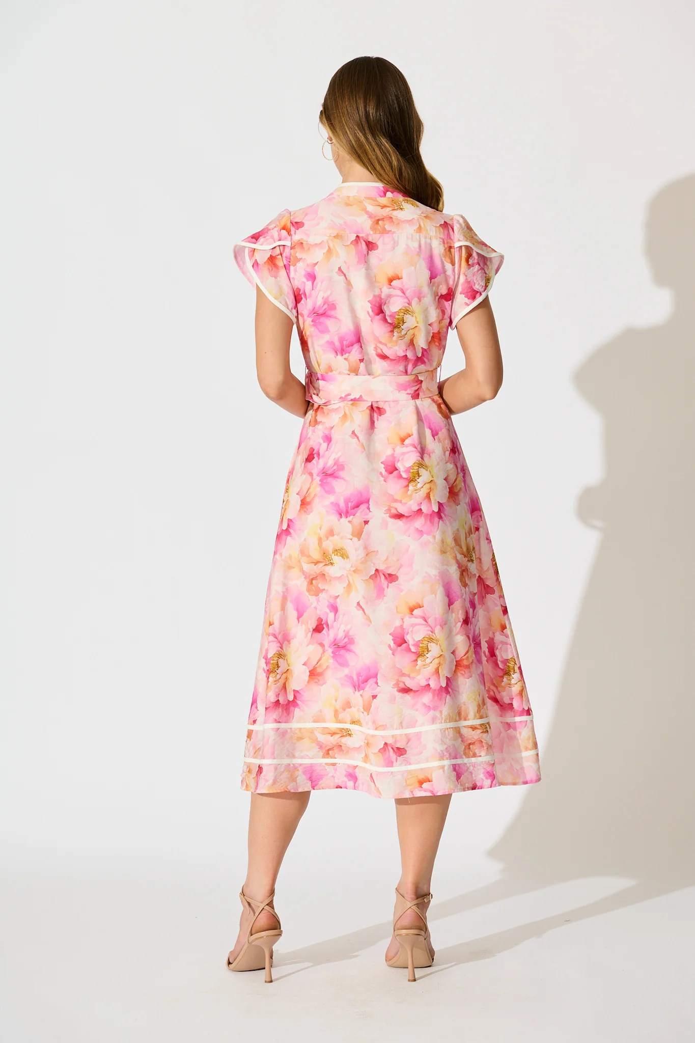 Jovanni Midi Dress in Pink Floral - Image 4