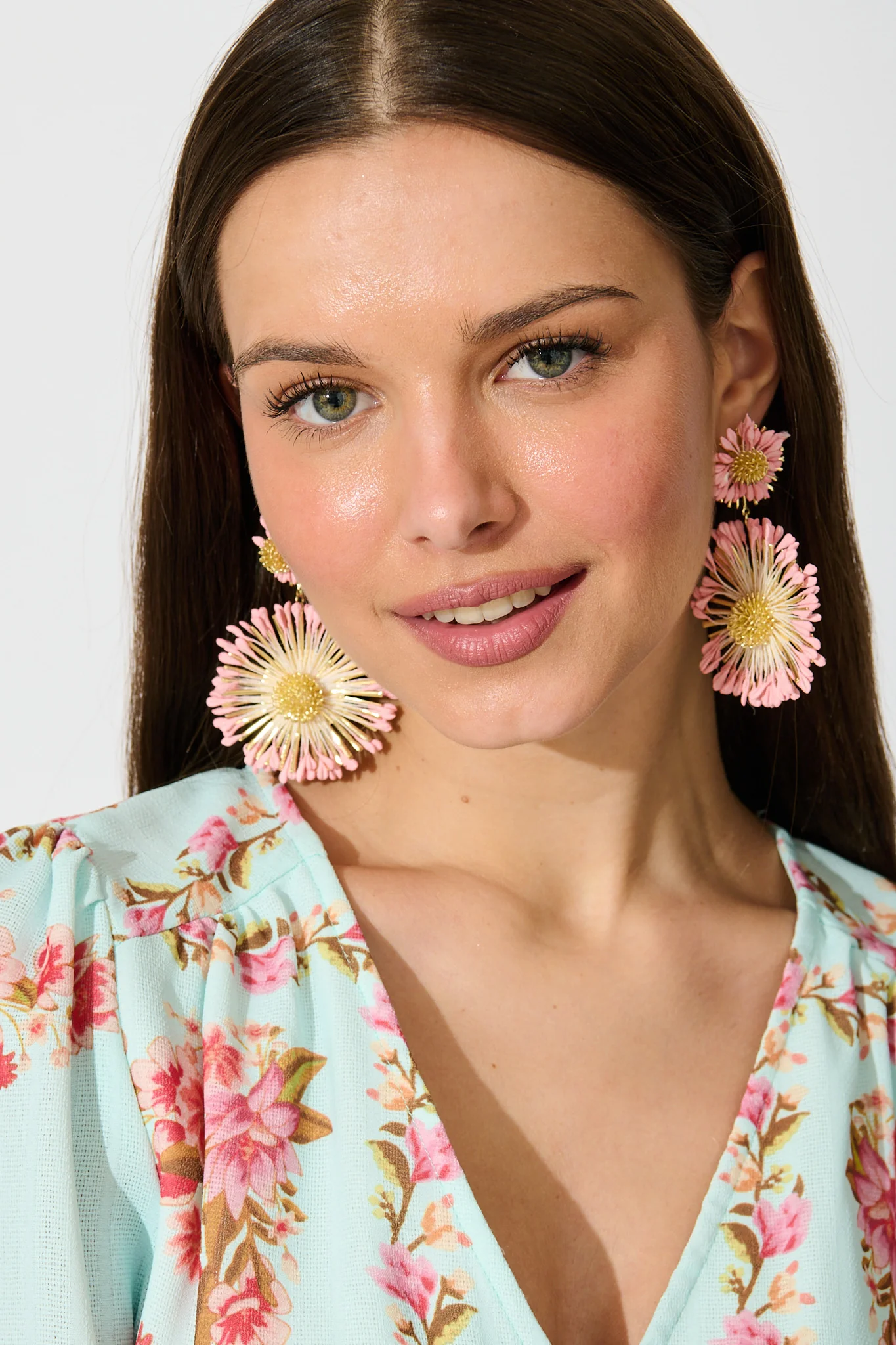 Katelyn Raffia Drop Earrings in Pink
