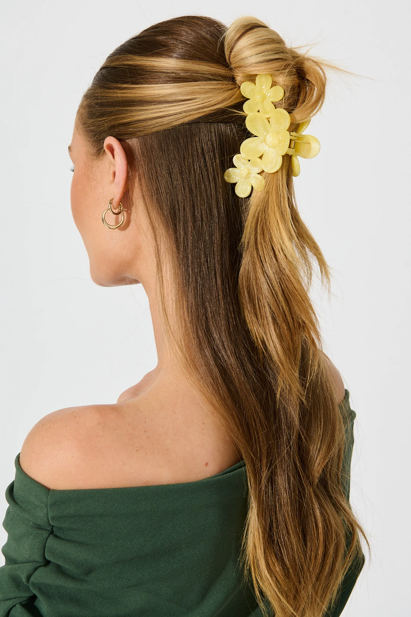 Leigh Hair Claw in Butter Yellow - Image 2