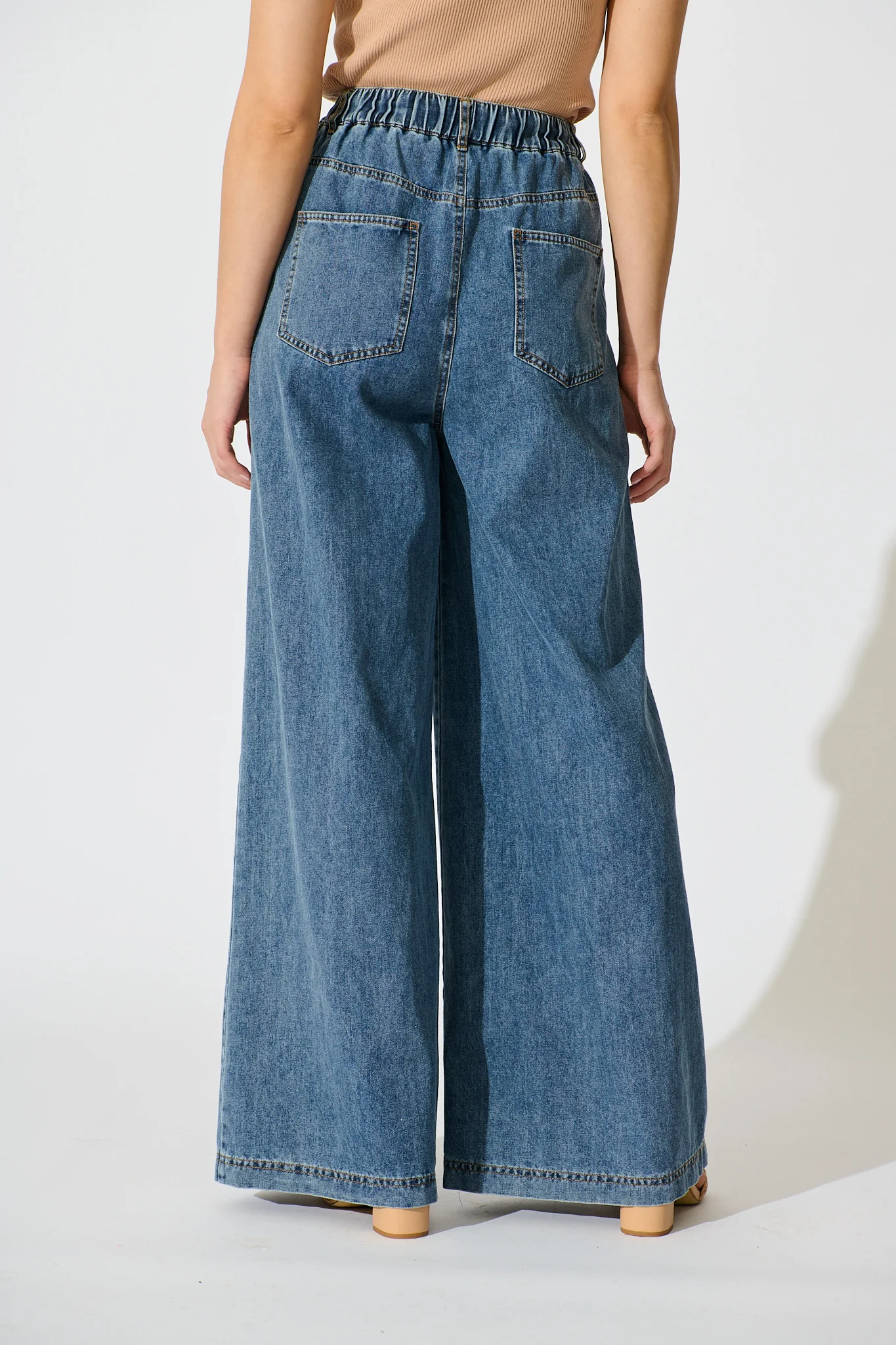 Leocadia High Rise Jean in Light Blue Denim - Image 3