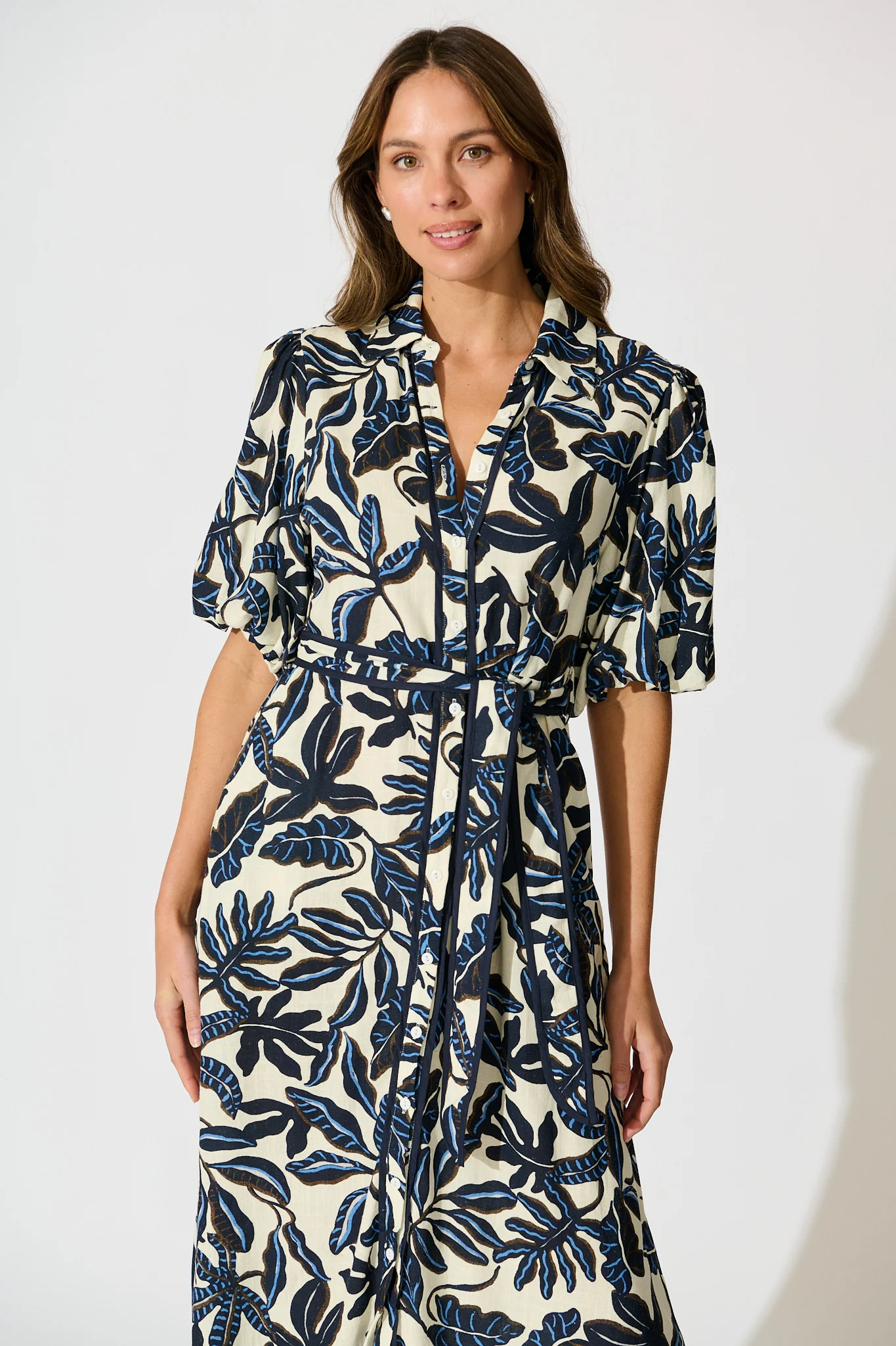 Libra Midi Shirt Dress in Navy and Cream Leaf Linen Blend - Image 2