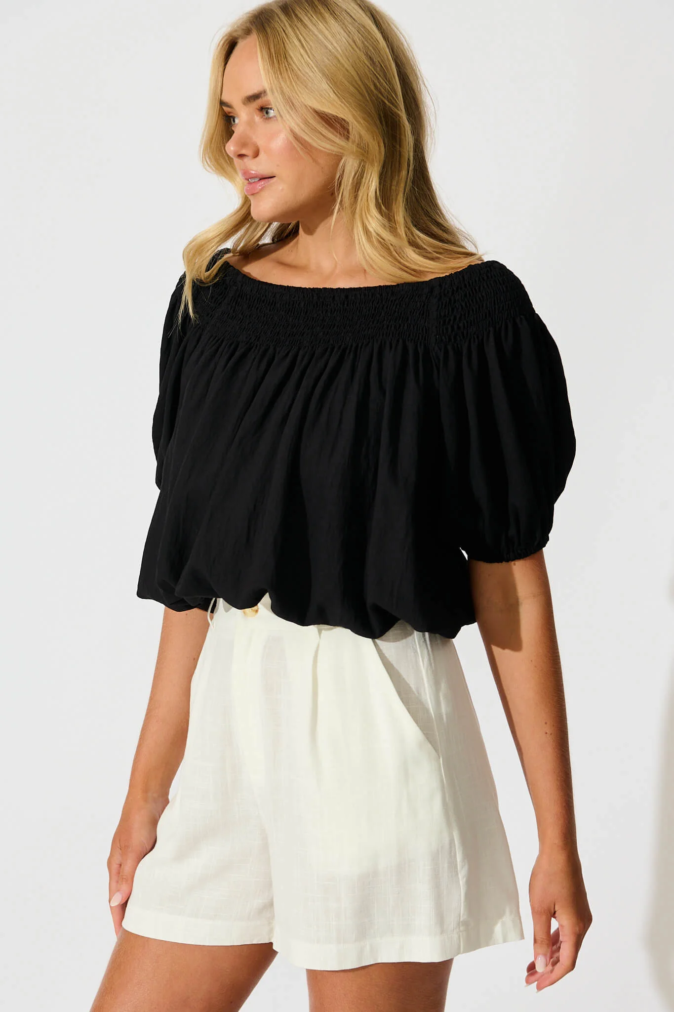 Lilo Short in White Linen Blend - Image 4