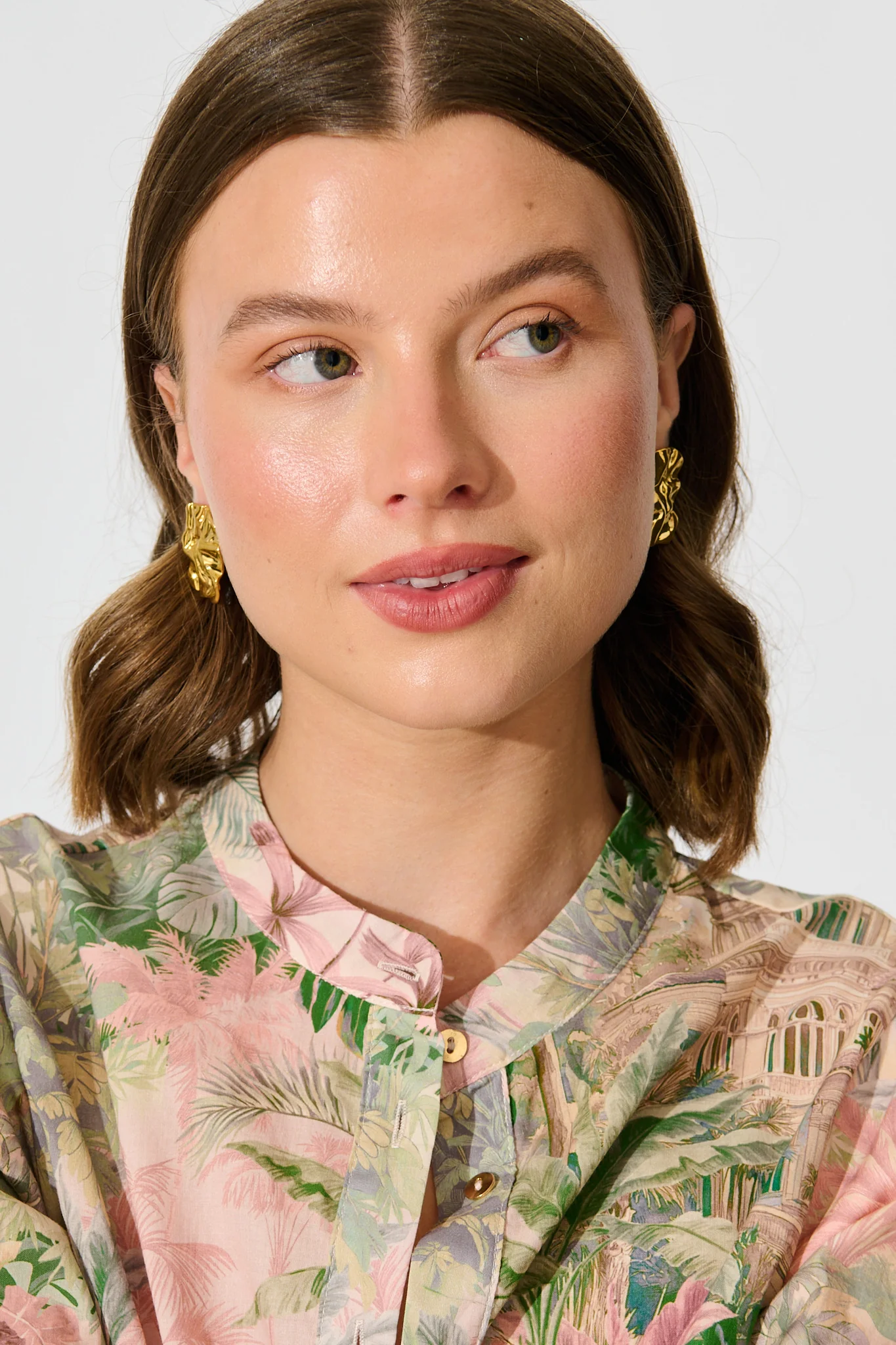 Lola Stud Earrings in Gold - Image 5