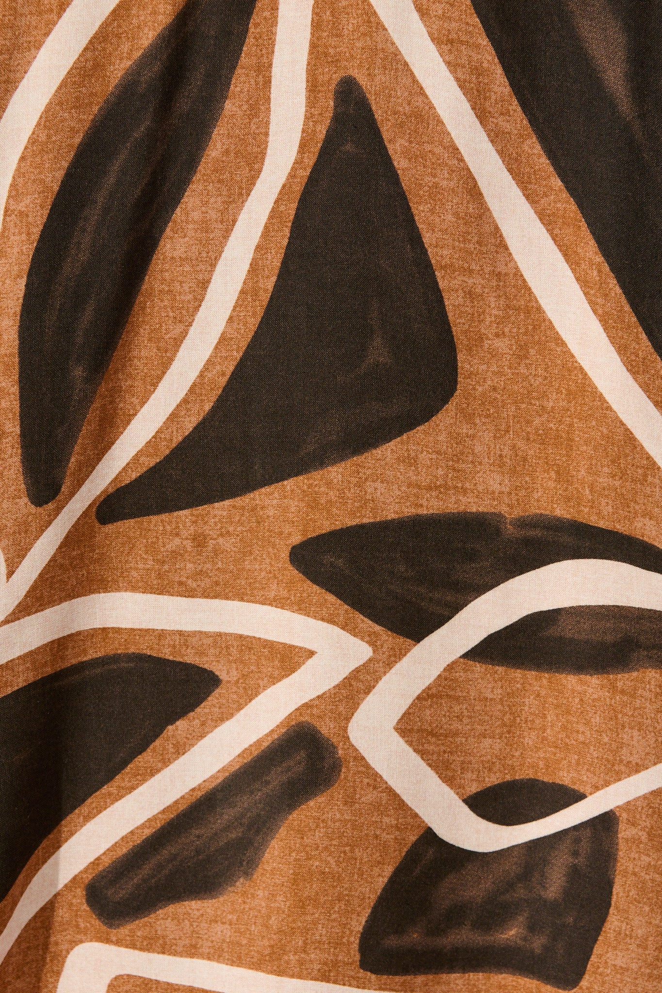 London Midi Smock Dress in Neutral Geometric Print - Image 7