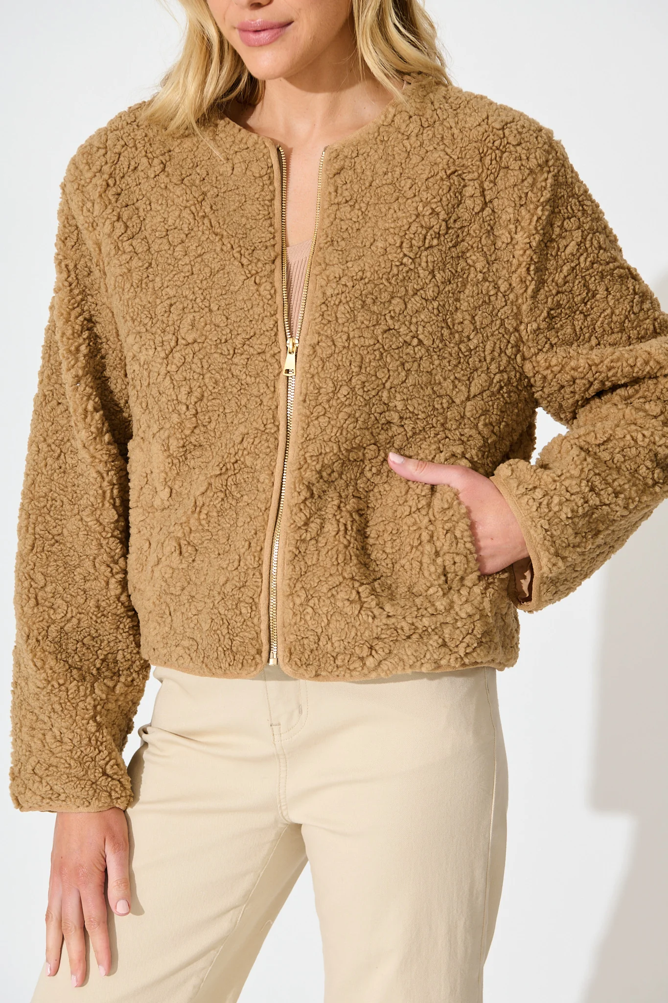 Look My Way Teddy Jacket in Mocha - Image 5