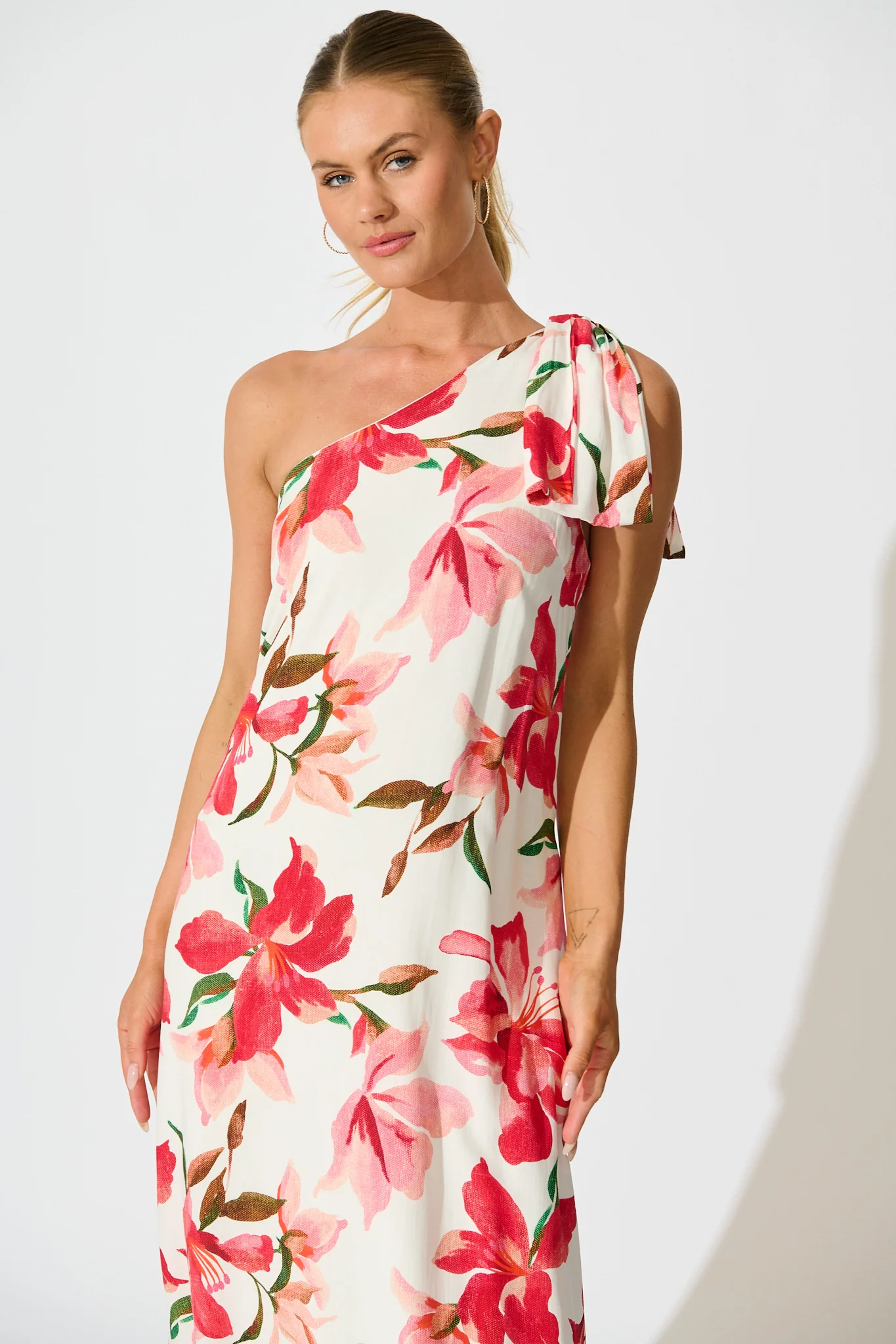 Loyality One Shoulder Maxi Dress in White and Red Floral - Image 5