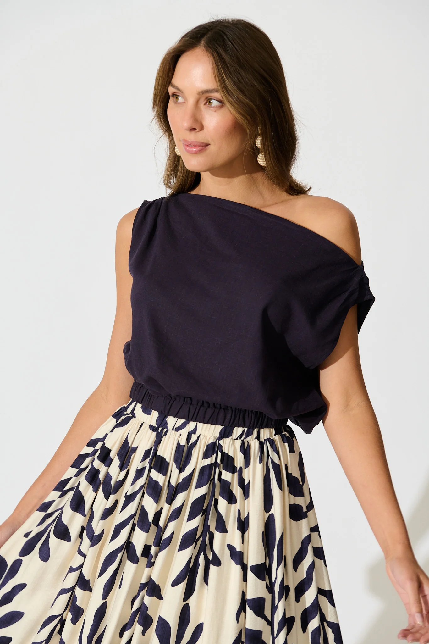 Lucille Off Shoulder Top In Navy Cotton Linen
