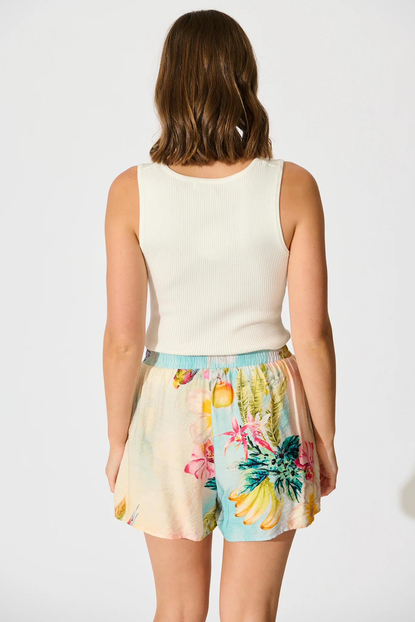 Lush Look Short in Multi Tropical Floral Print - Image 6