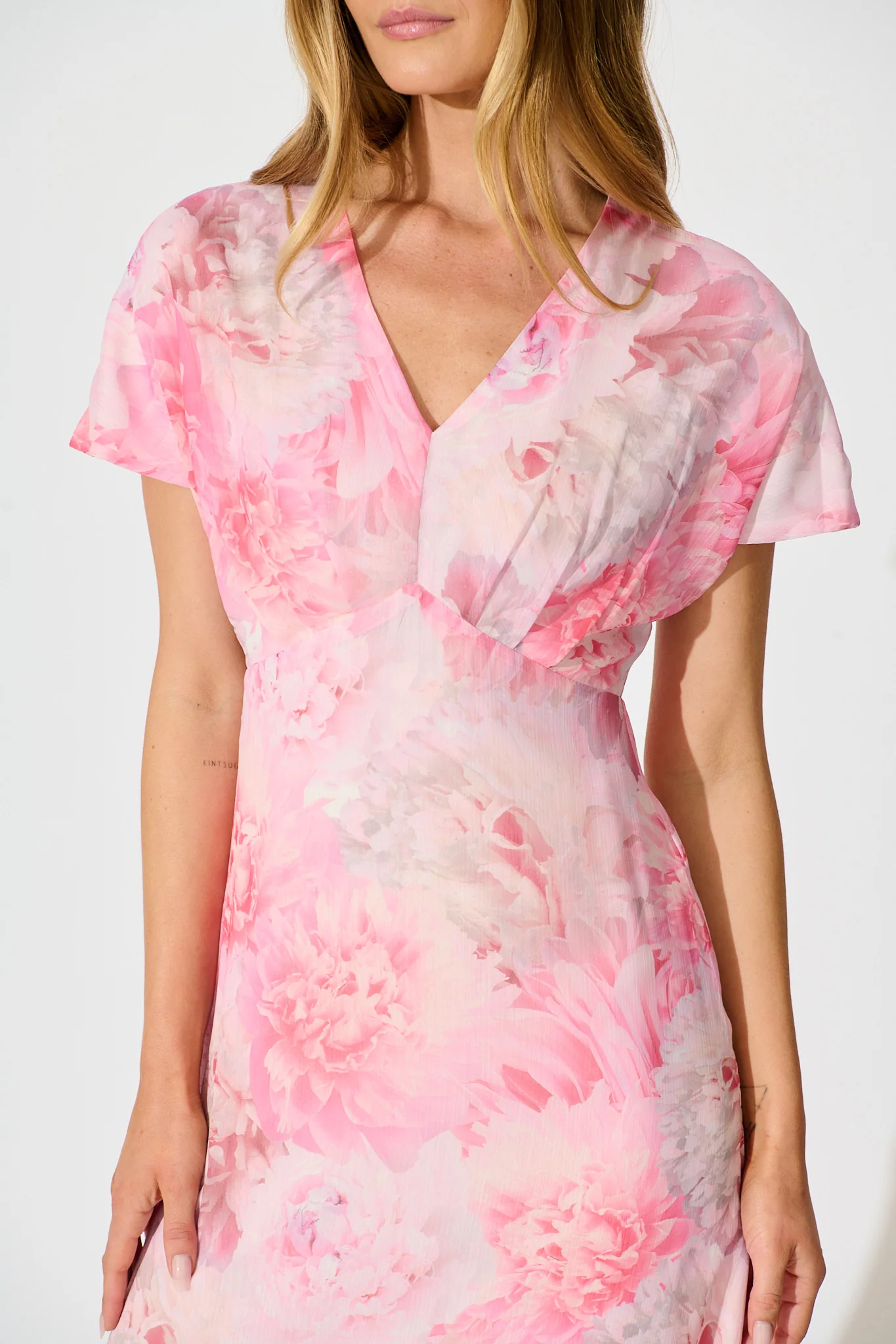 Maelis Maxi Dress in Pink Floral Chiffon - Image 5