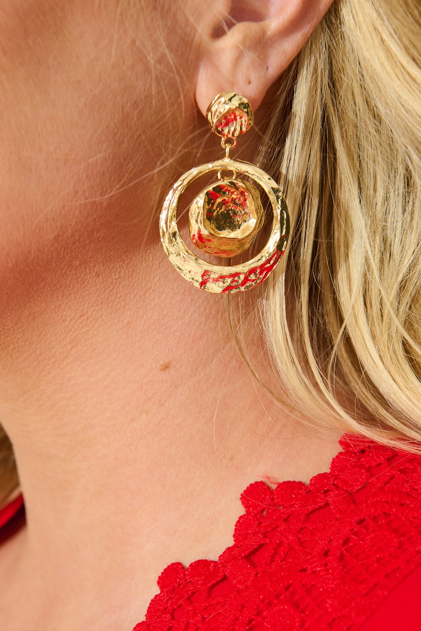 Maren Circle Drop Earrings in Gold Textured