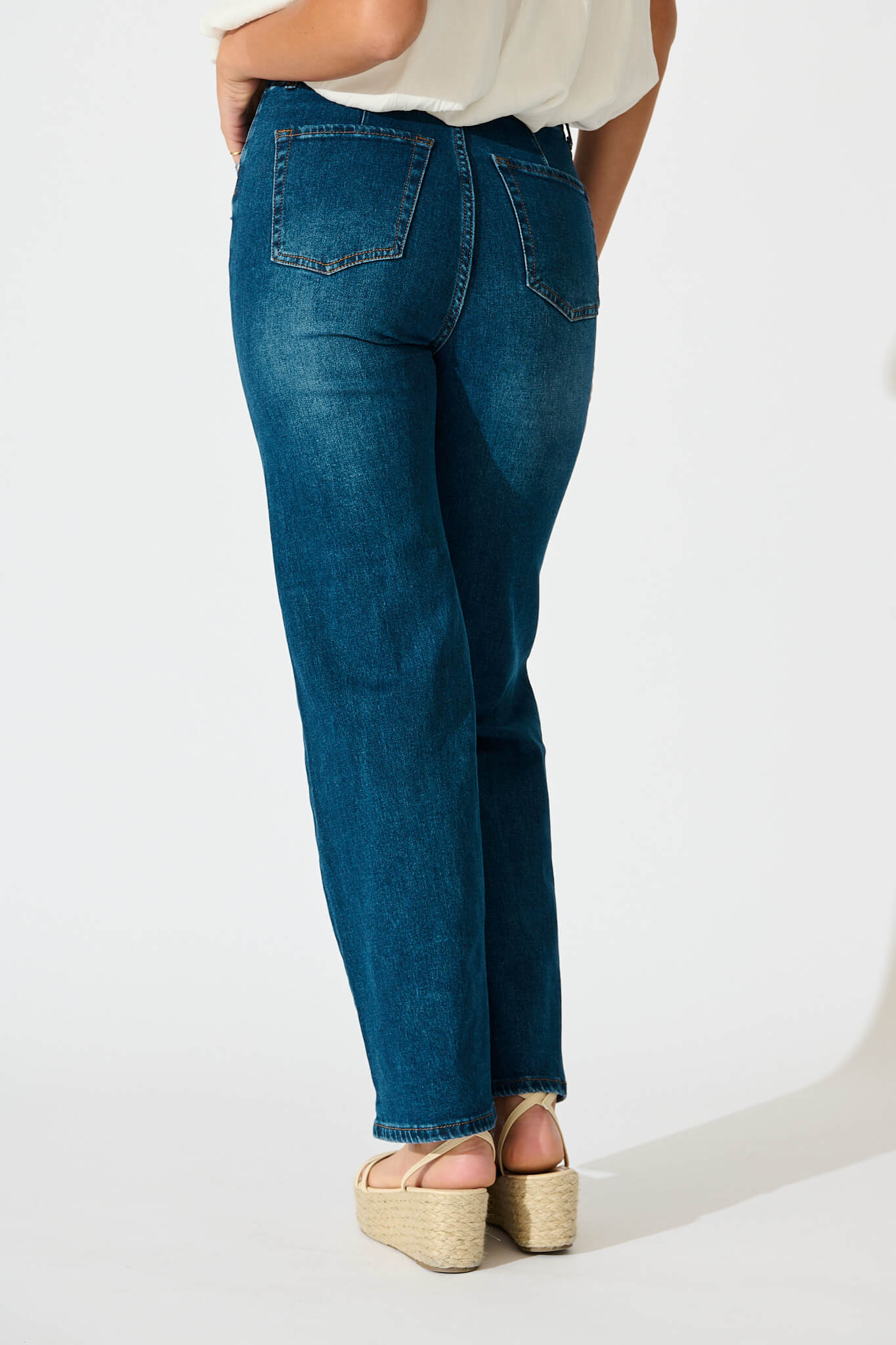 Maxille High Rise Wide Leg Jean in Dark Blue Denim - Image 3