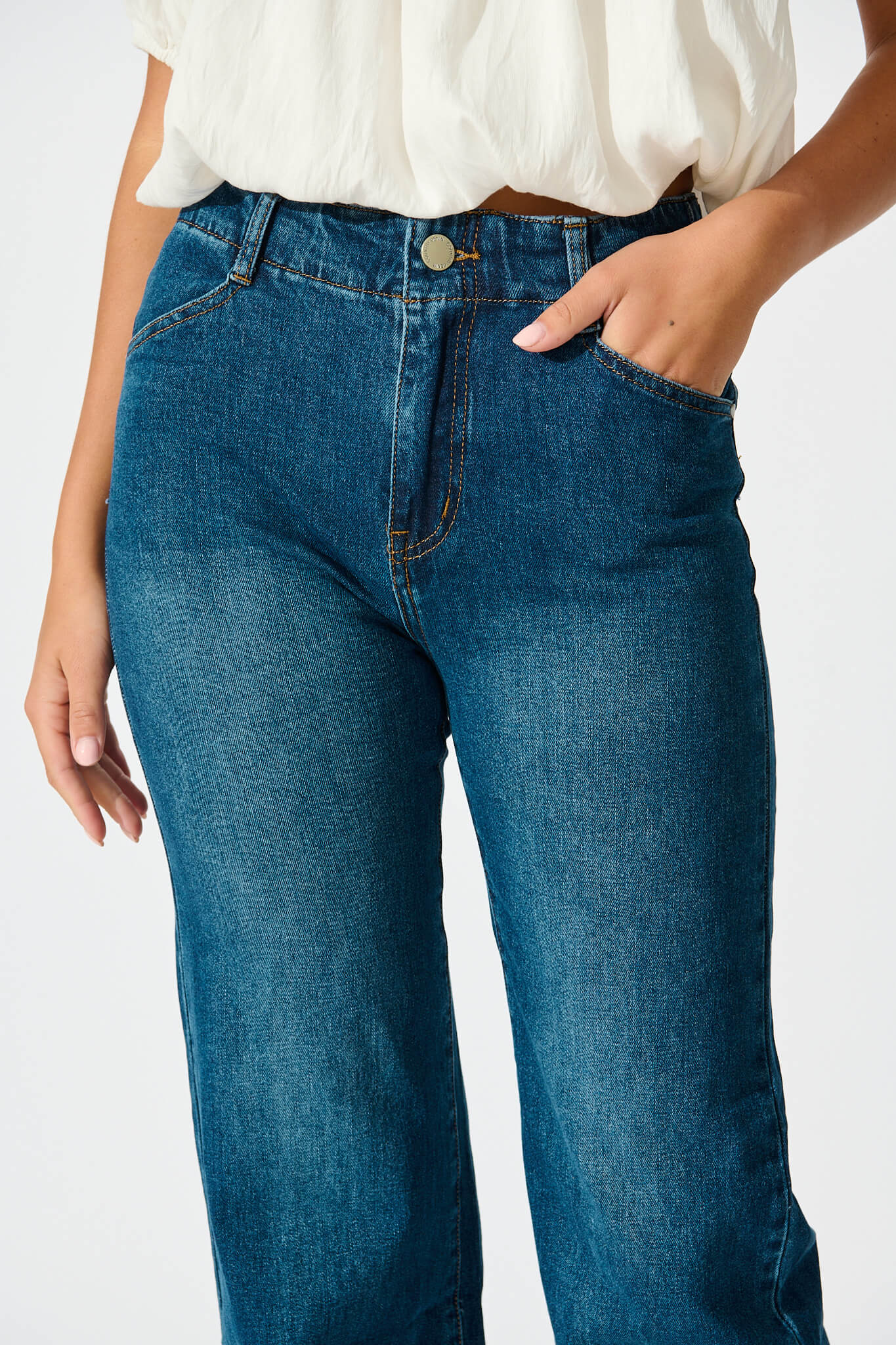 Maxille High Rise Wide Leg Jean in Dark Blue Denim - Image 5