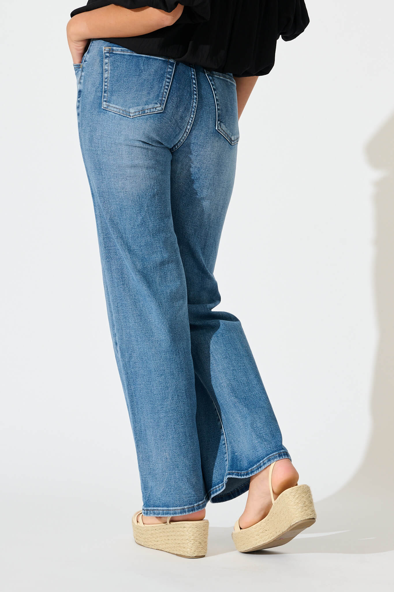 Maxille High Rise Wide Leg Jean in Mid Blue Denim - Image 5