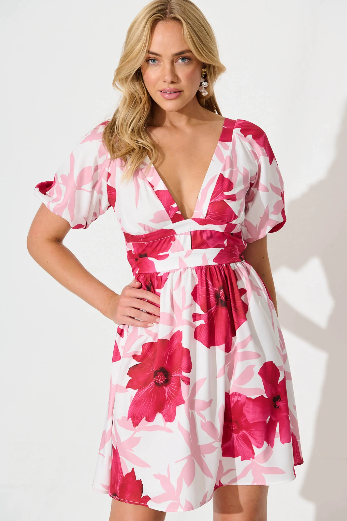 Meli Dress in White With Pink Flower Print - Image 6
