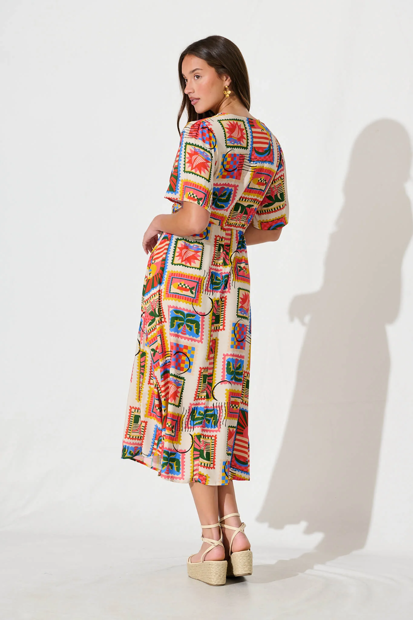 Melody Midi Dress In Bright Multi Postcard Print - Image 4