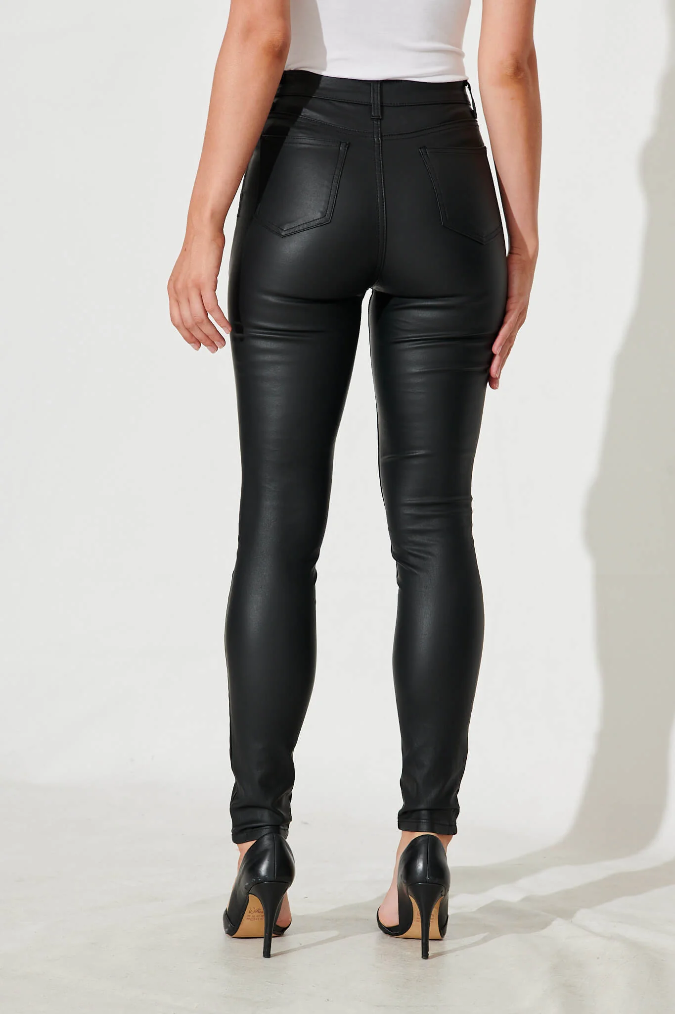 Merley Skinny Pants In Black Leatherette - Image 7