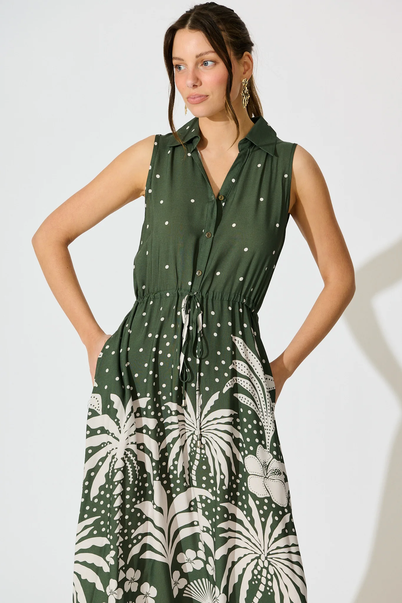Mirren Midi Dress in Emerald with White Palm Print - Image 2