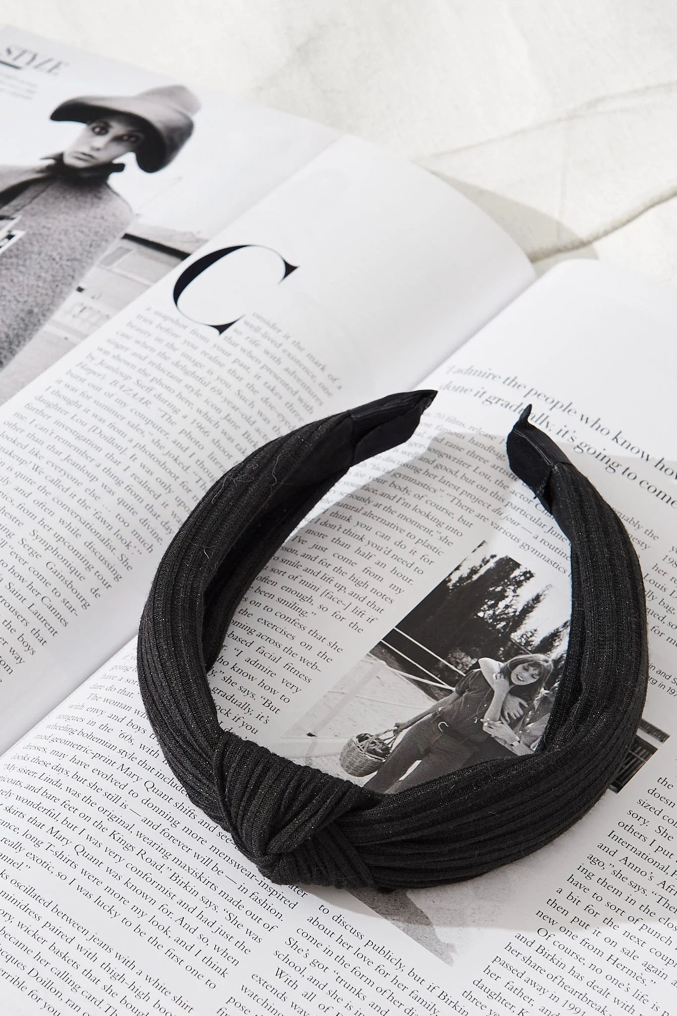 Nadia Knot Textured Headband In Black - Image 2