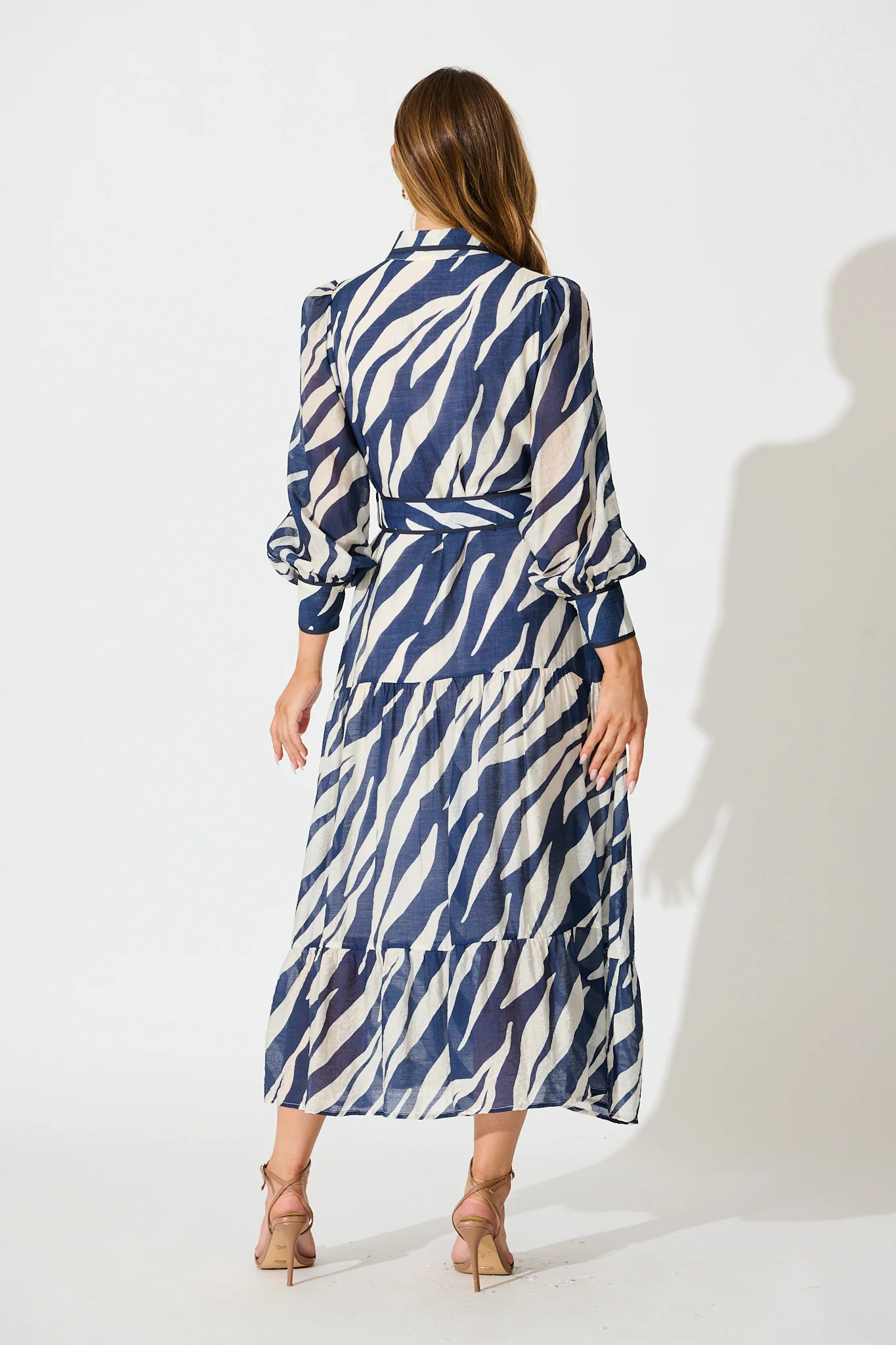 Naylor Maxi Shirt Dress in Navy with White Print - Image 4