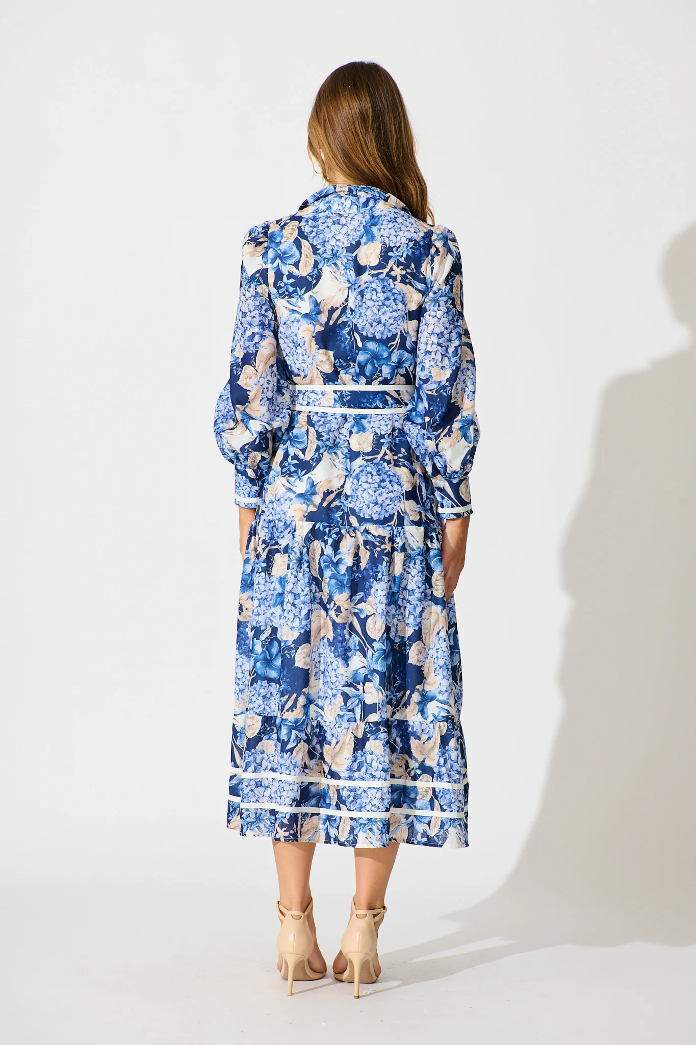 Nerina Maxi Shirt Dress in Navy Floral Linen Blend - Image 4