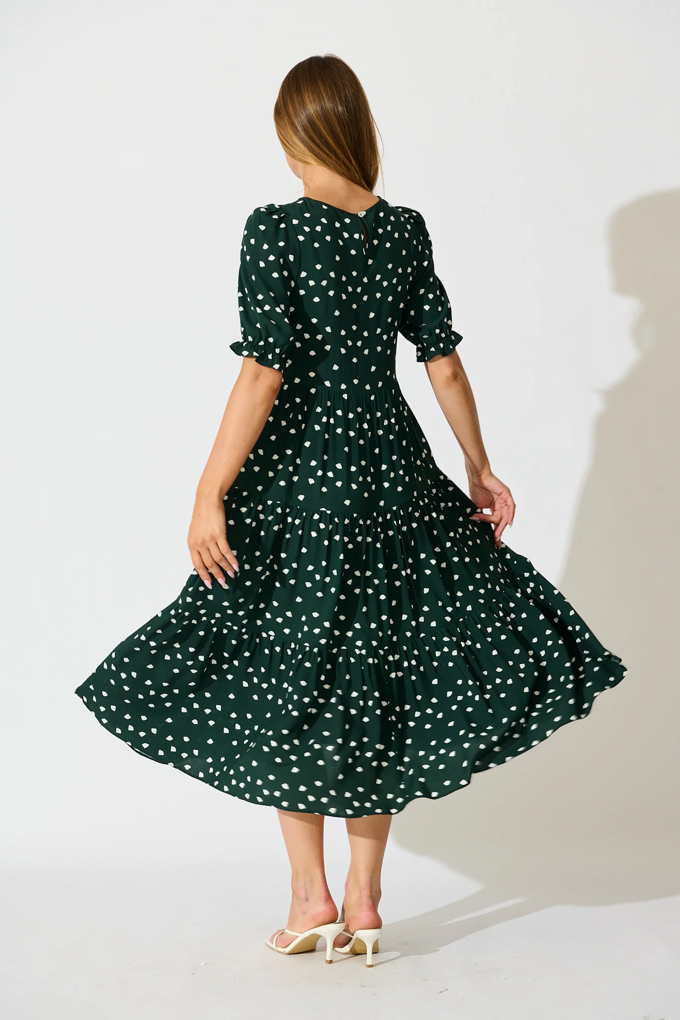 Nevi Tiered Midi Dress In Emerald Spot - Image 4