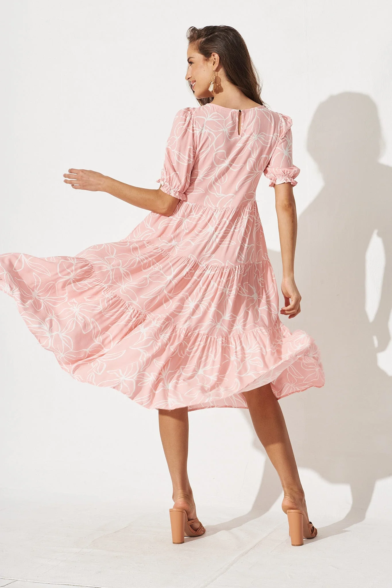 Nevi Tiered Midi Dress In Pink Floral - Image 5