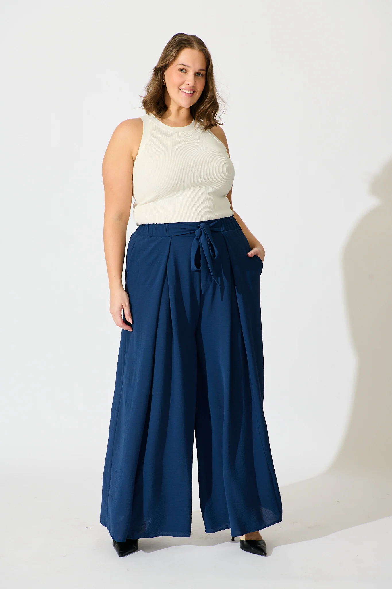 Page Pants In Navy - Image 7