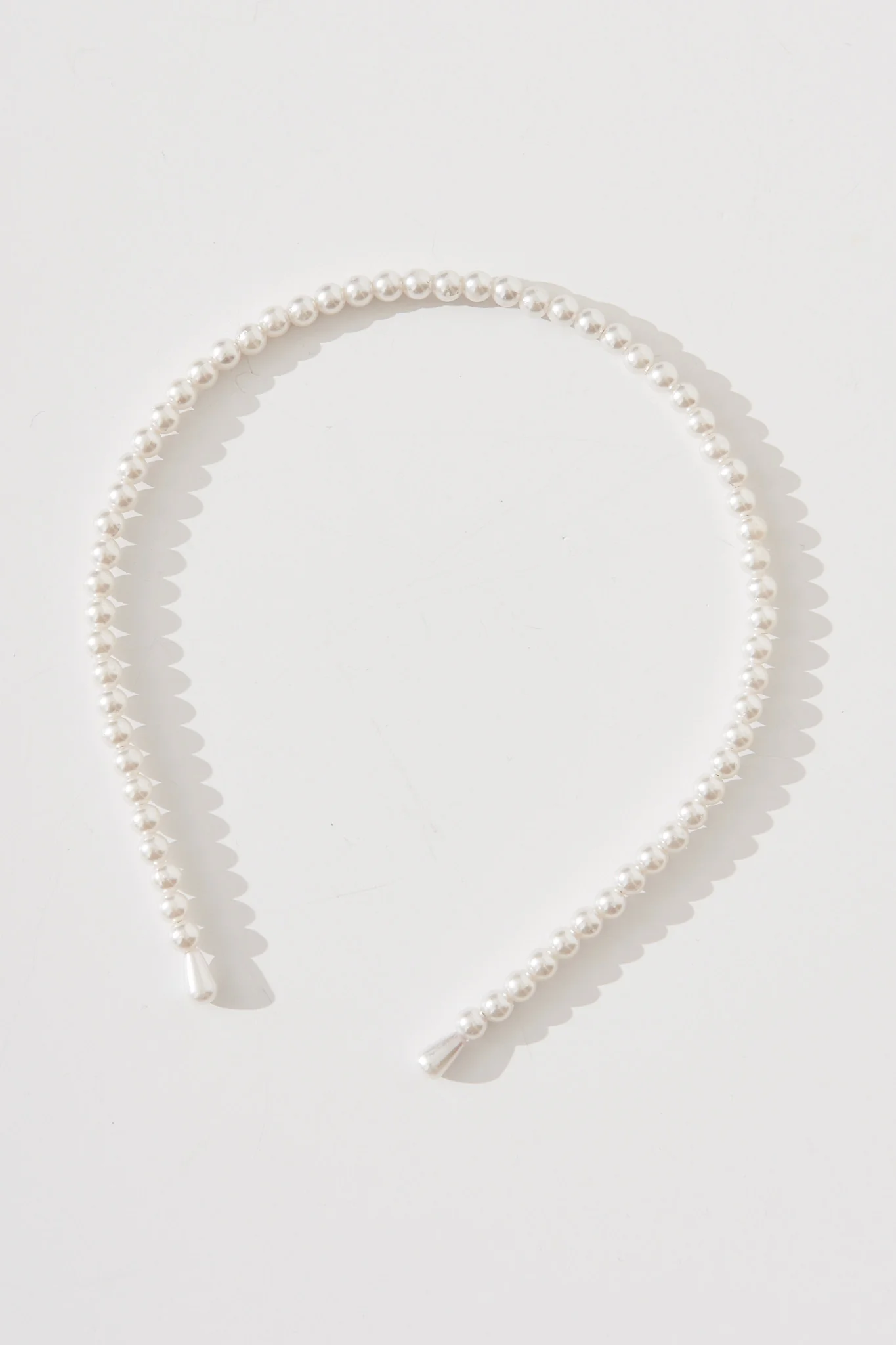 Pearl Headband In White - Image 4