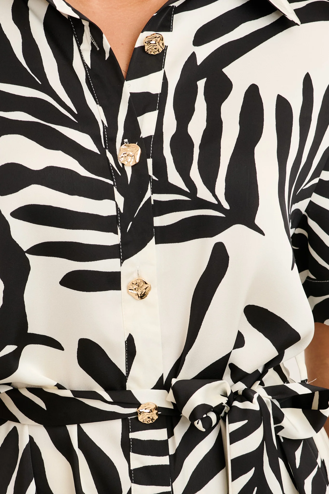Pretty View Shirt in Black and White Satin - Image 5