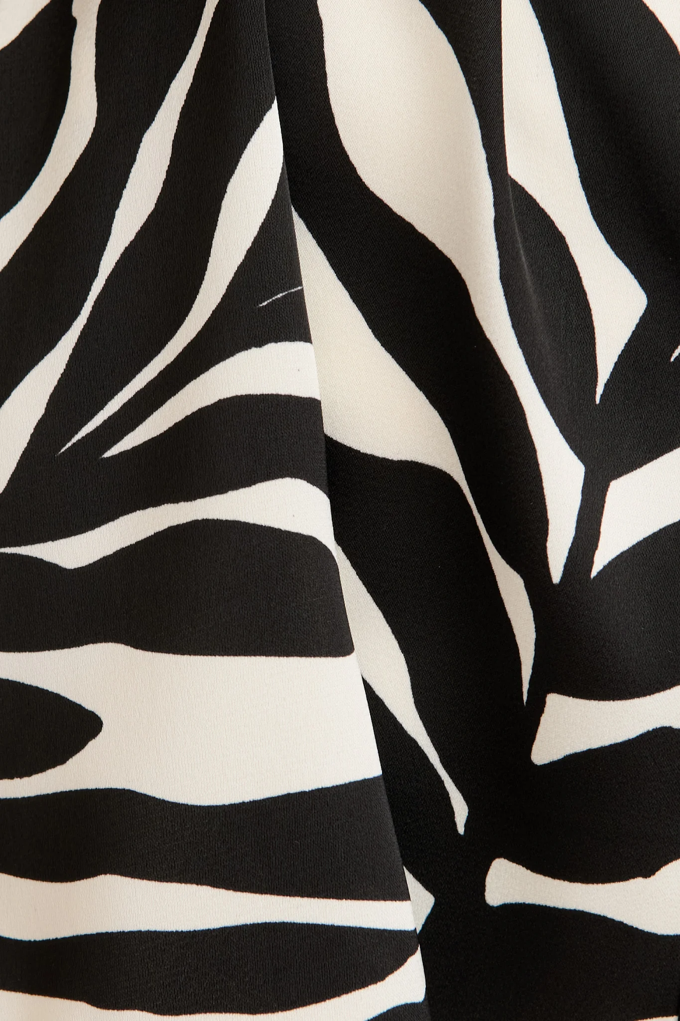 Pretty View Shirt in Black and White Satin - Image 6