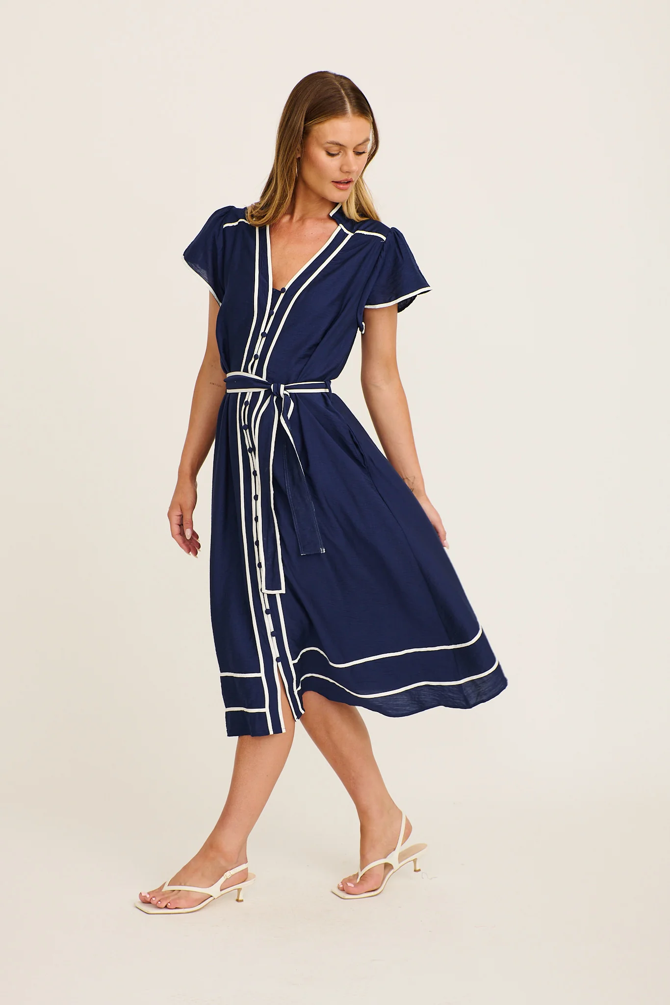 Pristin Midi Dress in Navy Linen Blend - Image 3