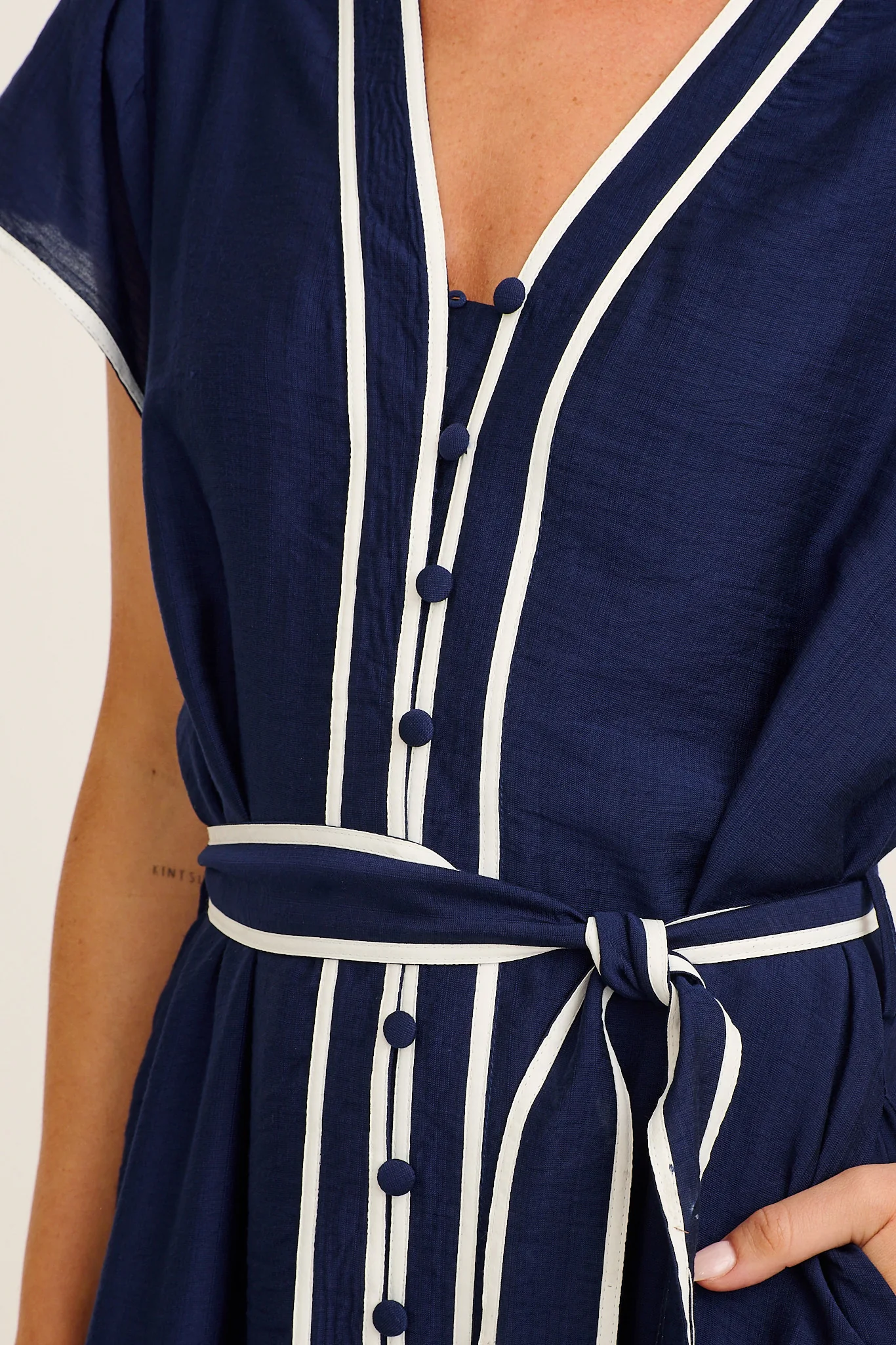 Pristin Midi Dress in Navy Linen Blend - Image 5