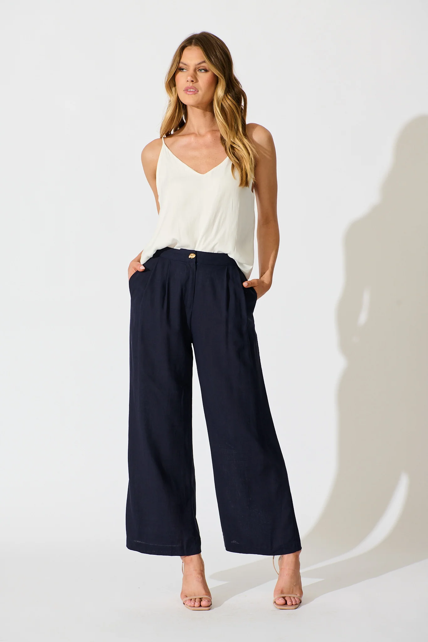 Refined Ease Pant in Navy Linen Blend - Image 4