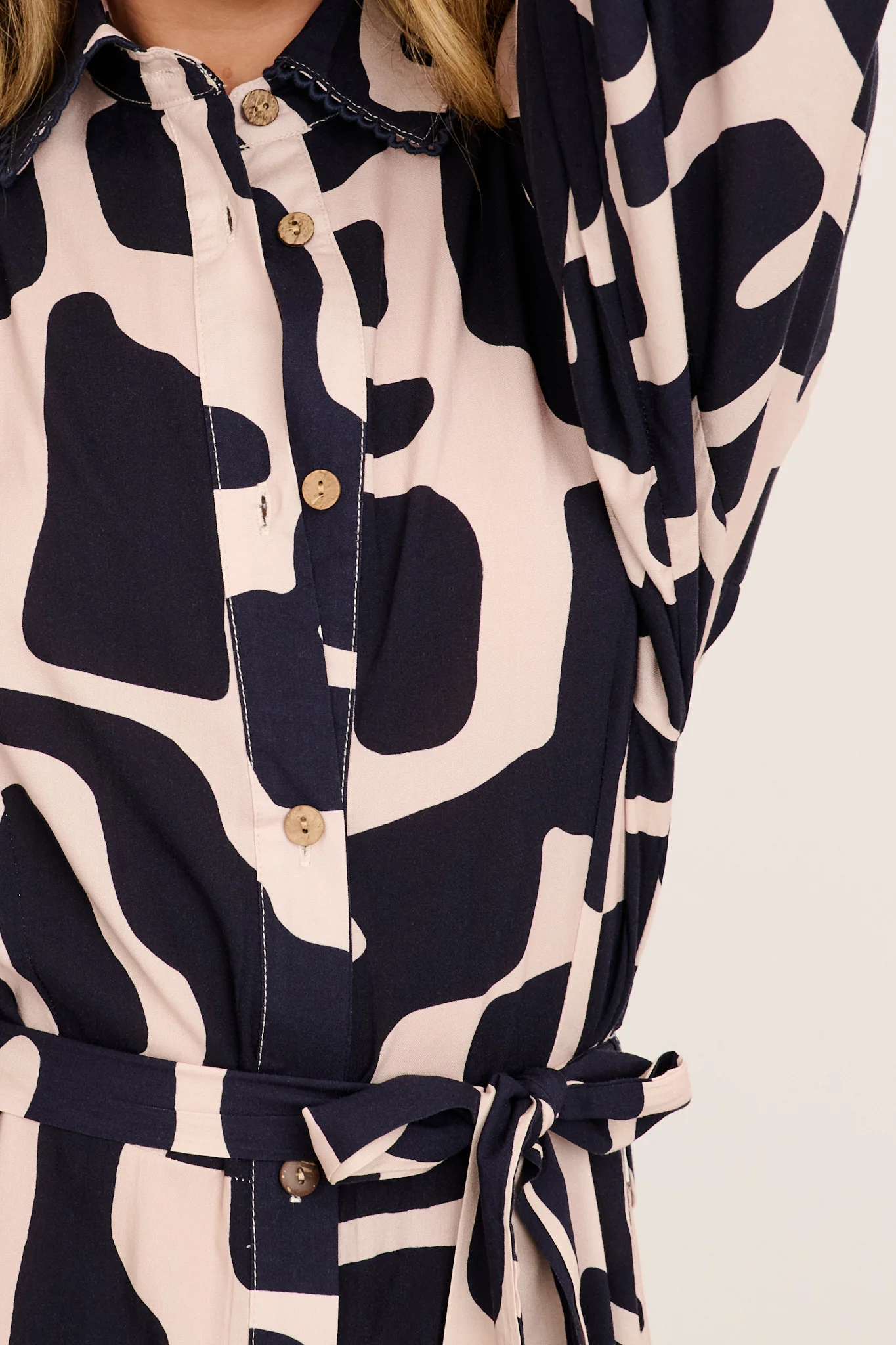 Risa Shirt Dress in Black with Cream Print - Image 5