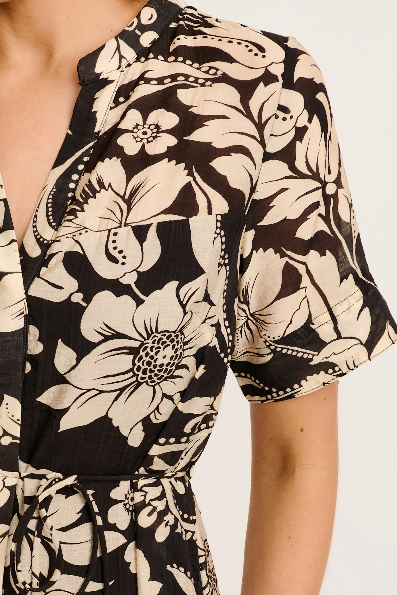 Rixie Dress in Black with Cream Floral - Image 5