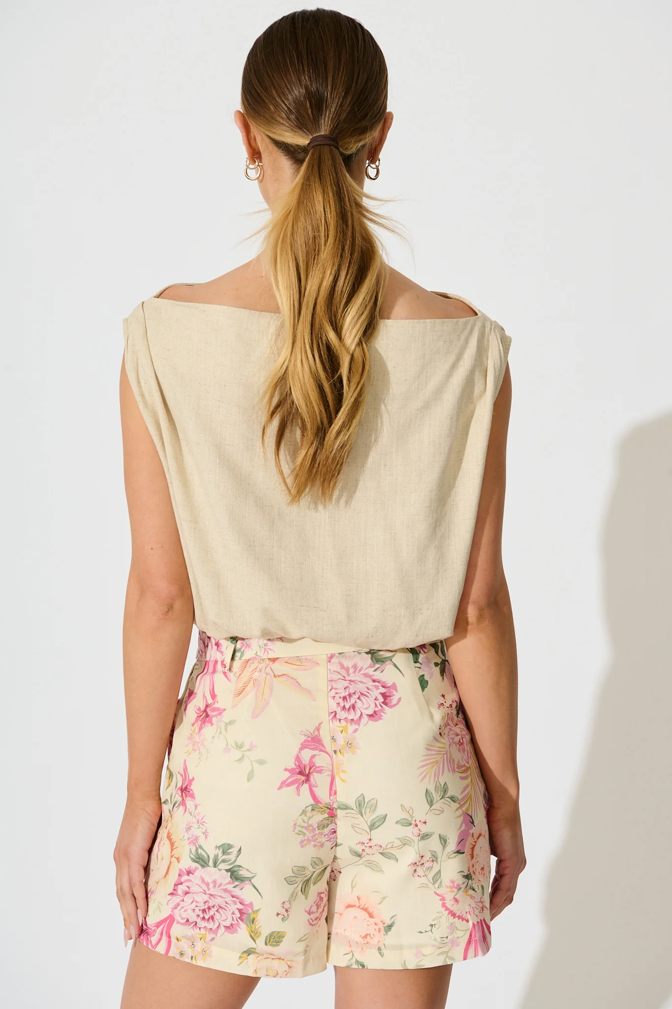 Rosealie Garden Short in Butter Yellow Pink Floral Linen Blend - Image 5